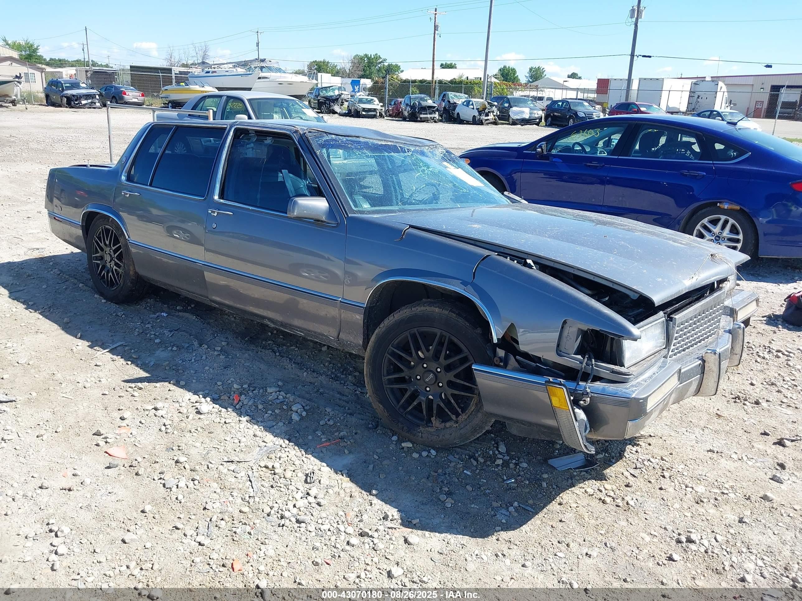 1989 Cadillac DeVille, VIN 1G6CD5158K4311909 — По всему кузову