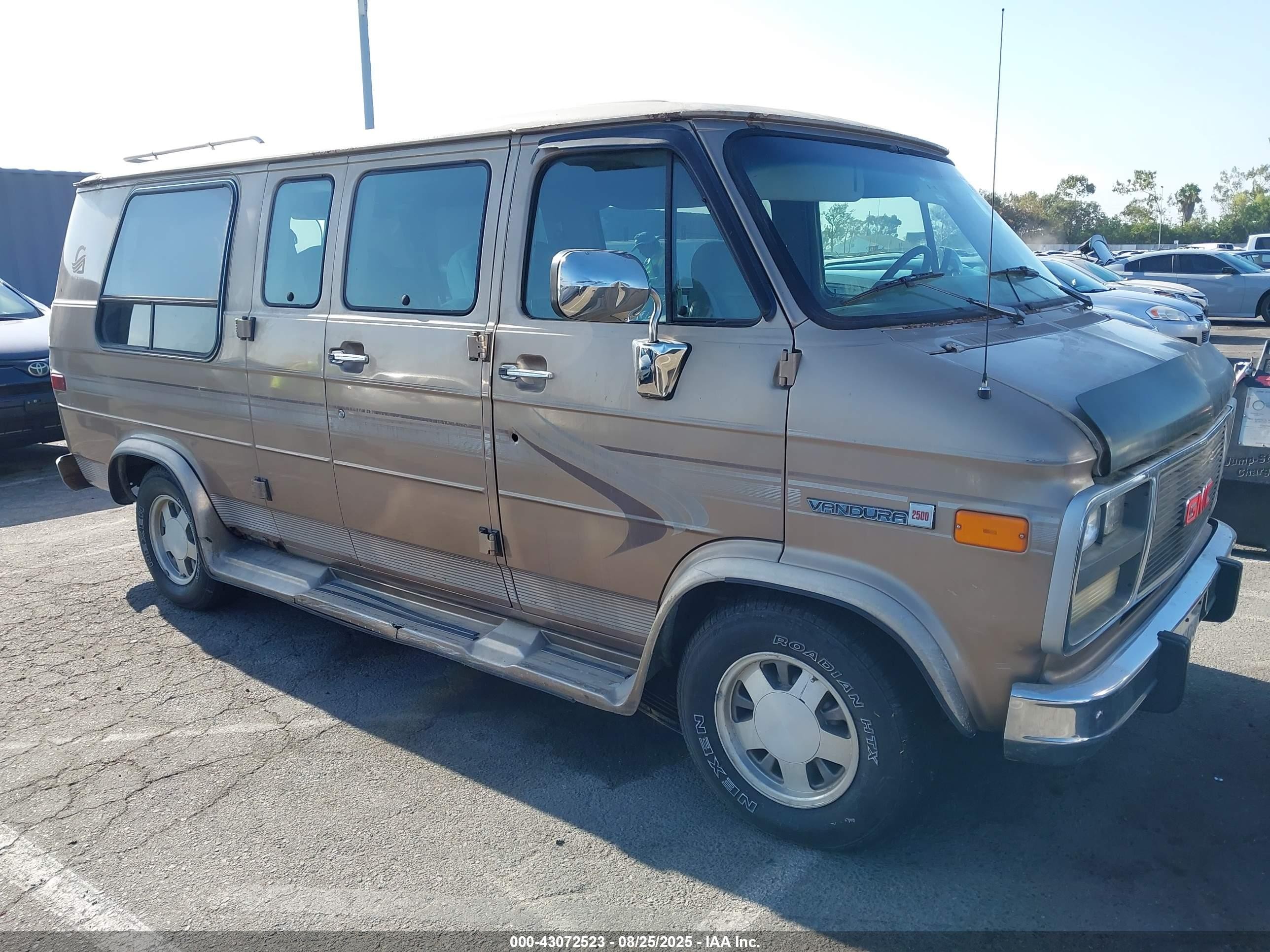 1995 GMC Vandura, VIN 1GDEG25K7SF532087 — Normal wear