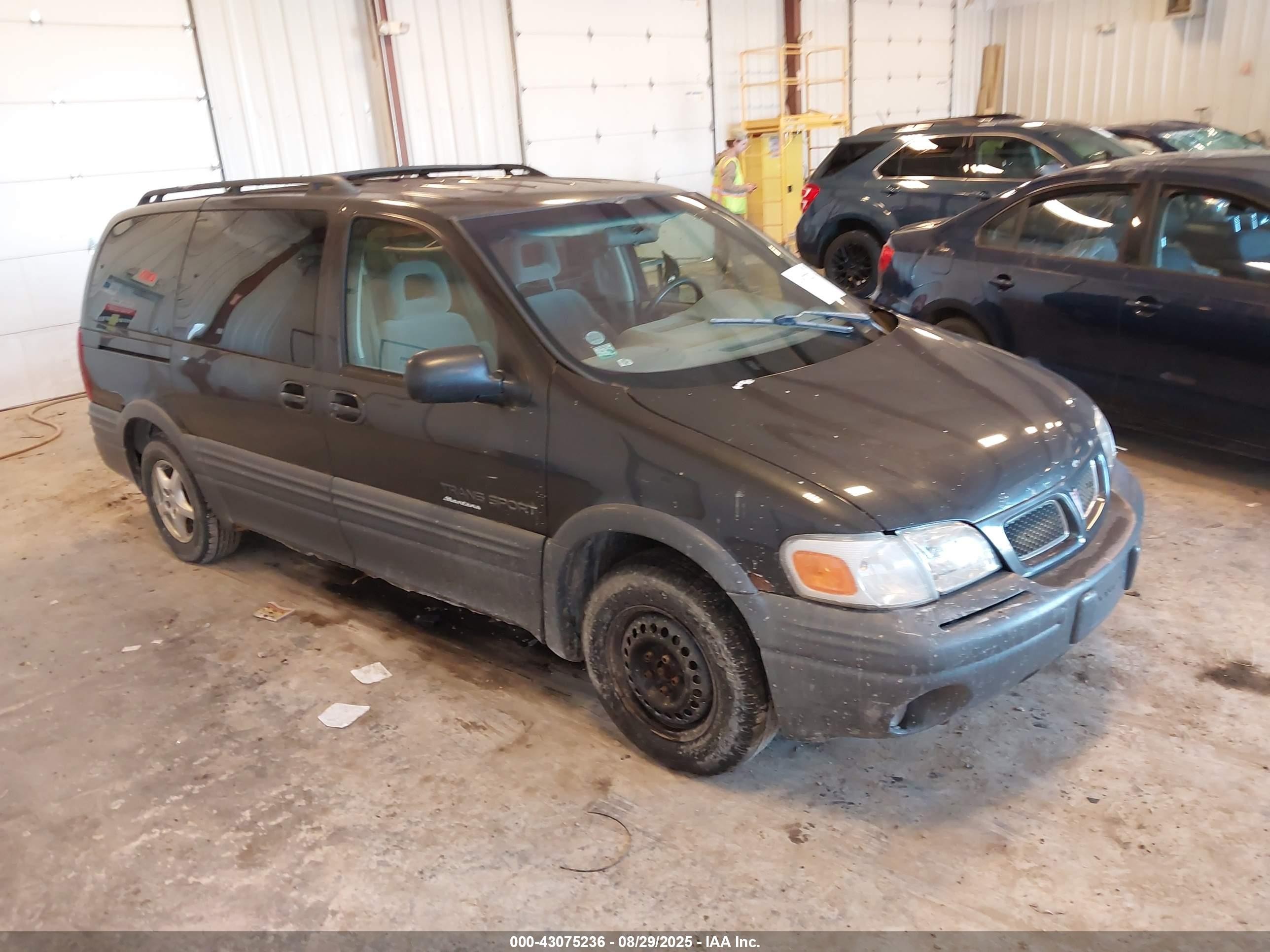 1998 Pontiac Trans Sport, VIN 1GMDX03E4WD192041 — Normal wear