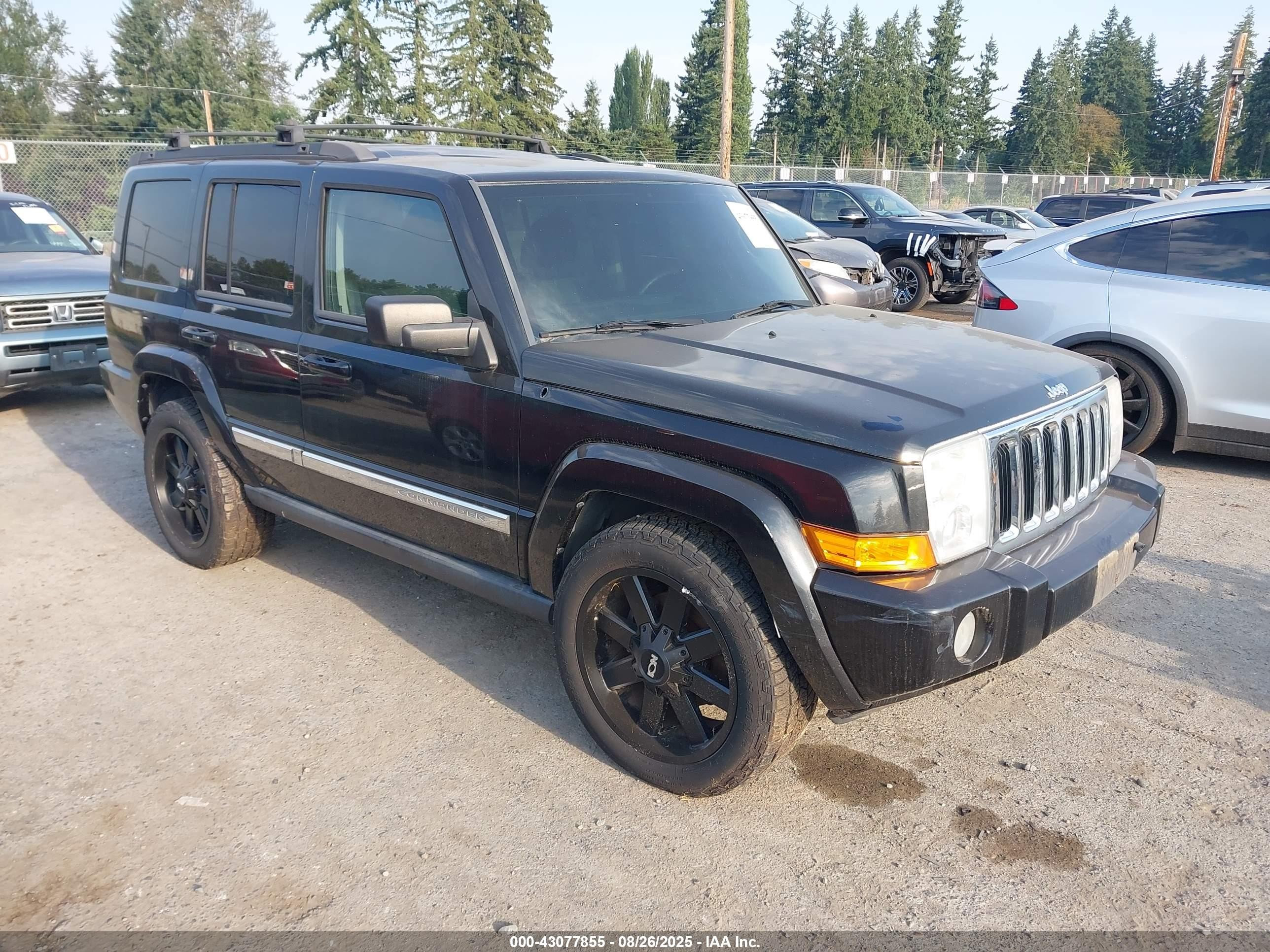 2010 Jeep Commander Sport, VIN 1J4RG4GK3AC148560 — Front end