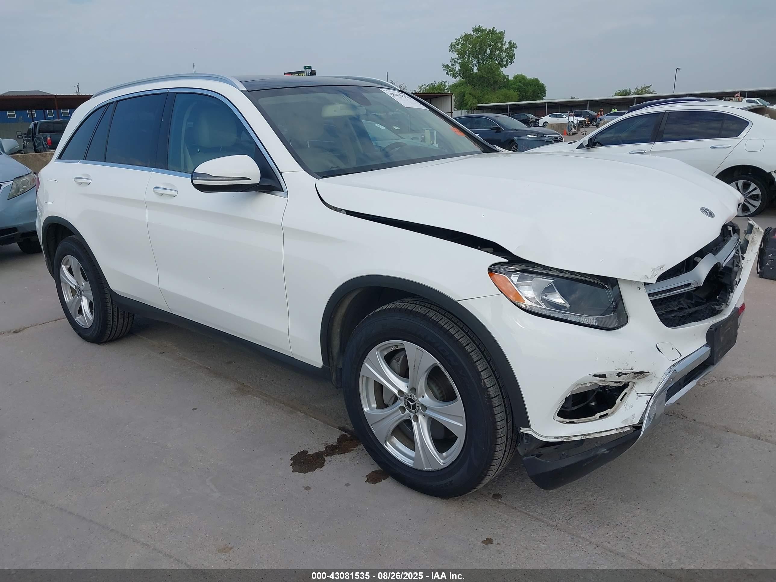 2018 Mercedes-Benz GLC 300, VIN WDC0G4JB4JV038378 — Front end