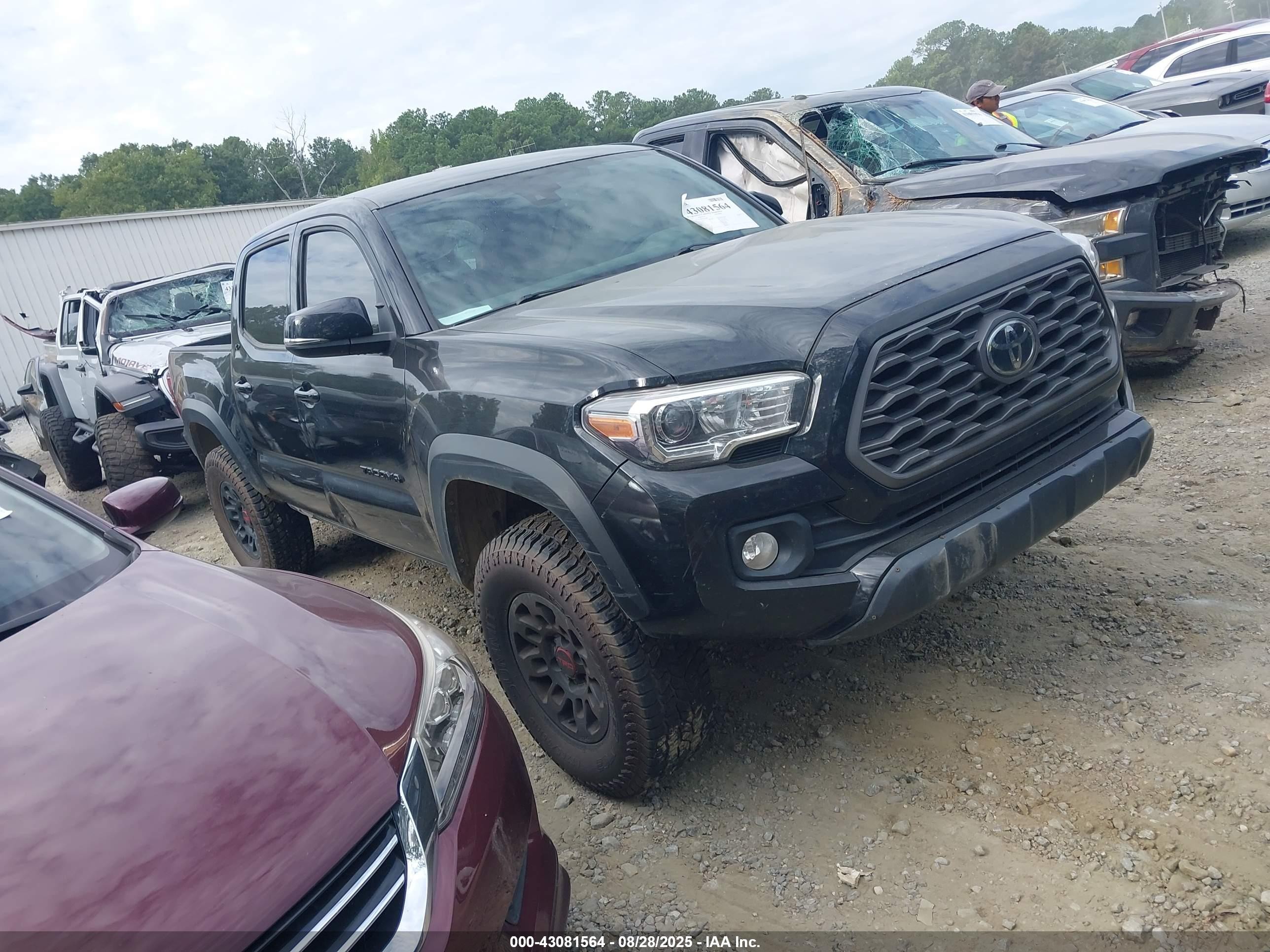 2021 Toyota Tacoma SR, VIN 5TFCZ5AN8MX260587 — Side