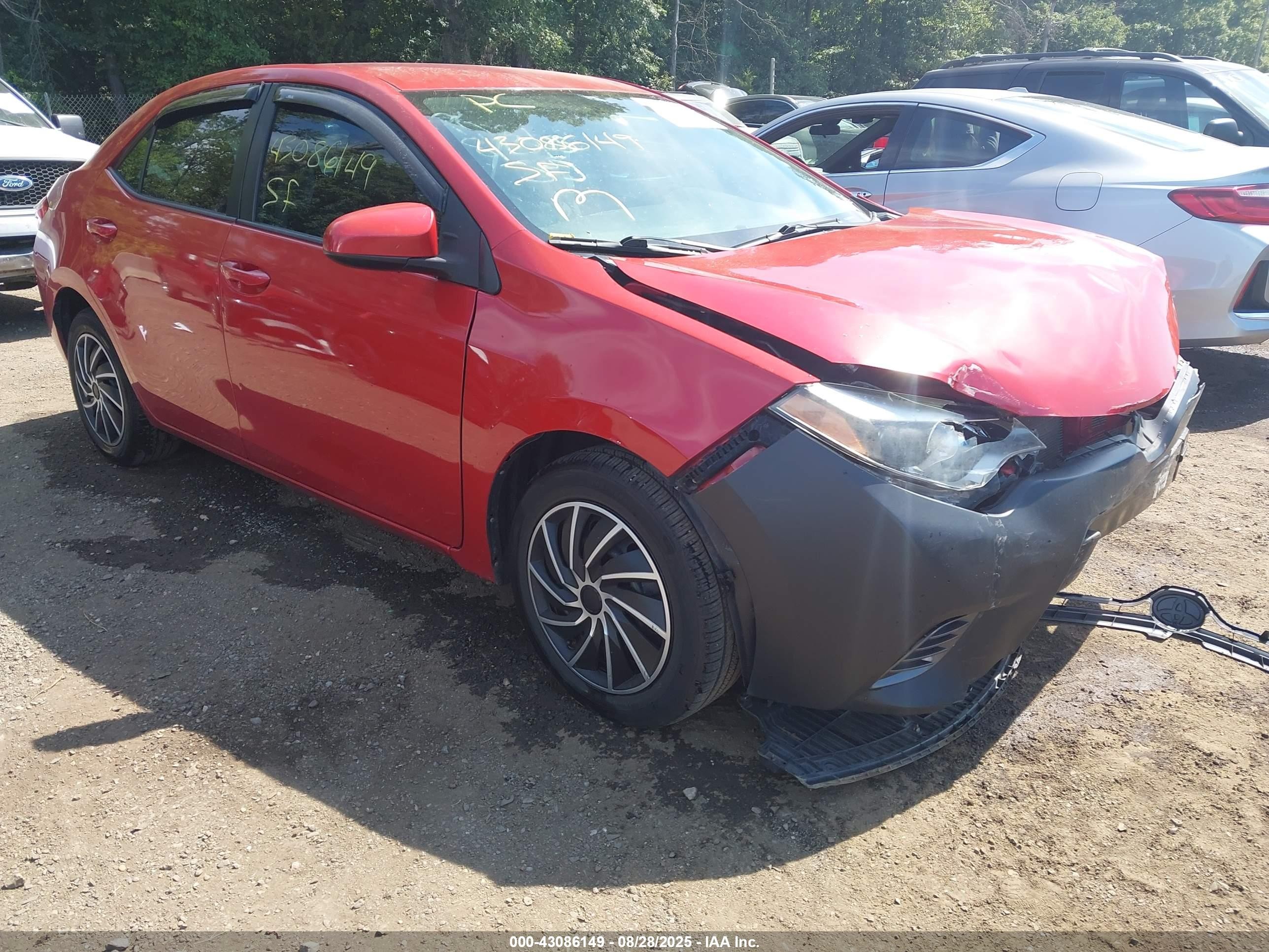 2016 Toyota Corolla LE, VIN 5YFBURHE0GP510463 — Front end