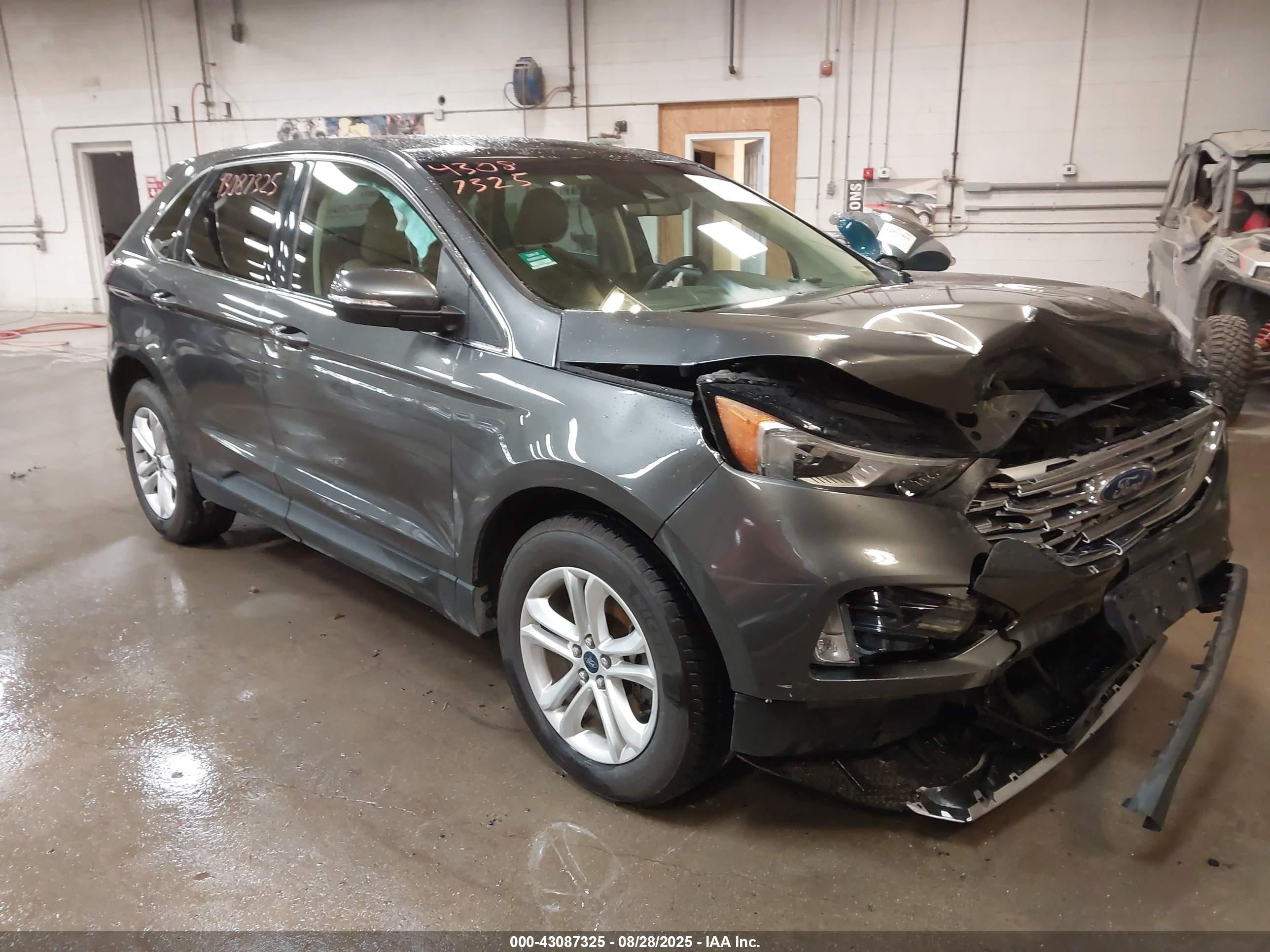 2019 Ford Edge SEL, VIN 2FMPK4J92KBB11174 — Front end
