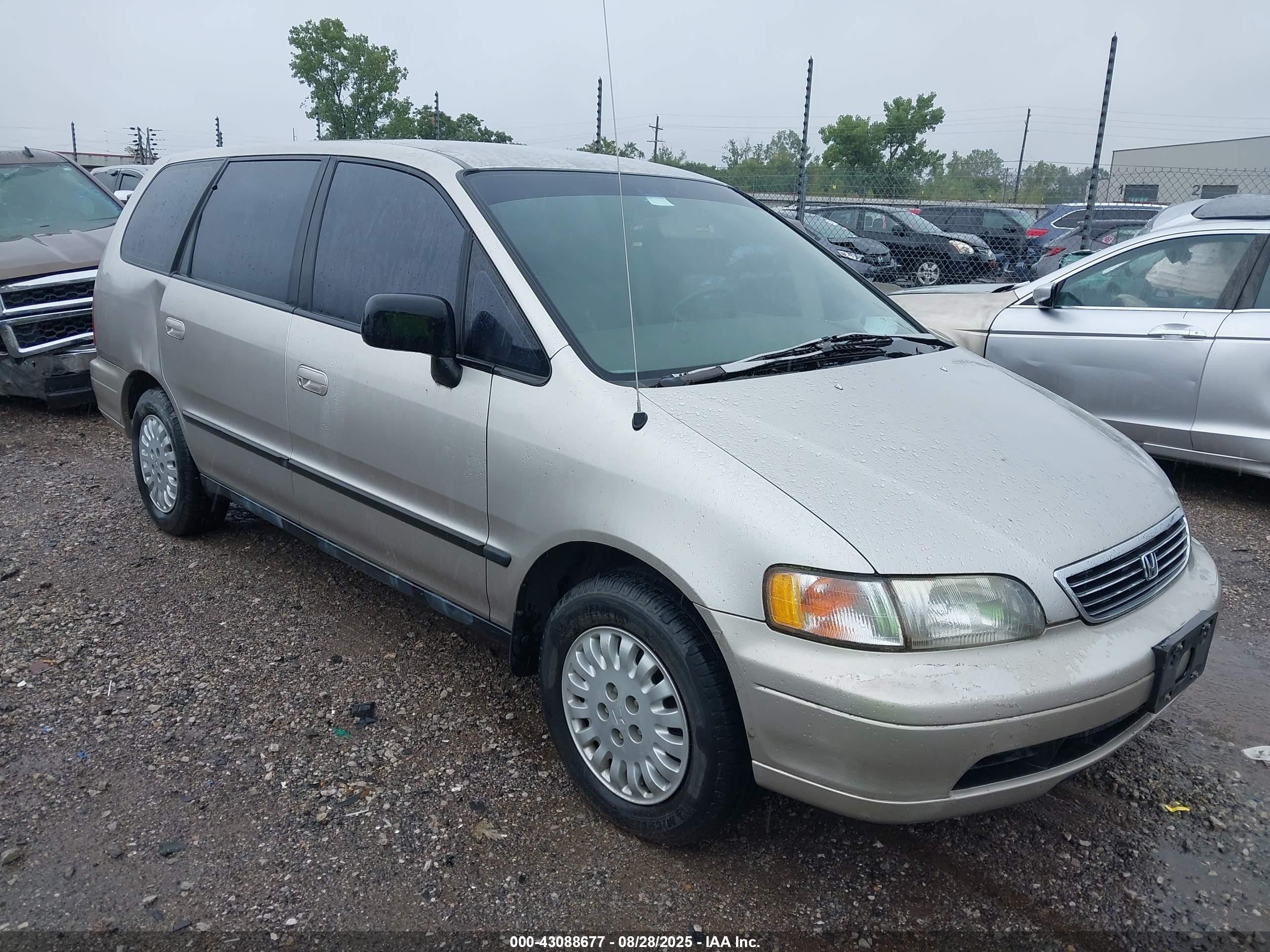 1997 Honda Odyssey LX, VIN JHMRA1843VC020684 — Auction photo