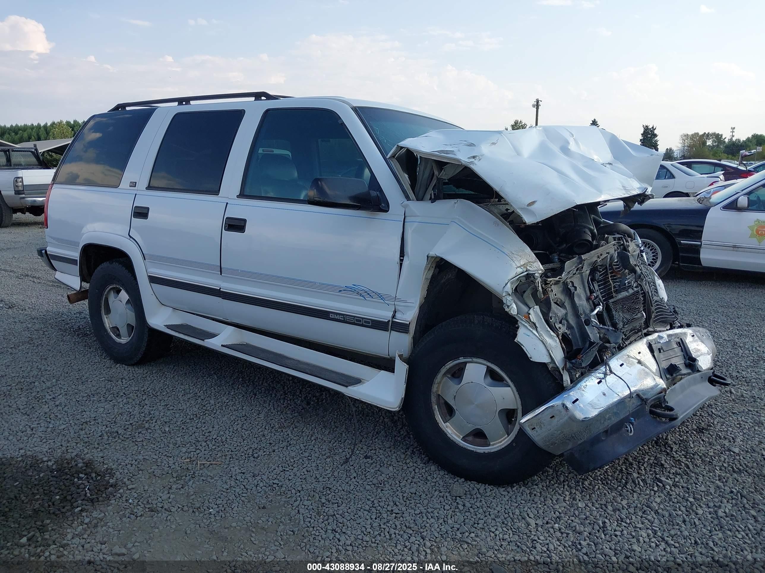 1995 GMC Yukon, VIN 1GKEK13K4SJ767418 — Front end