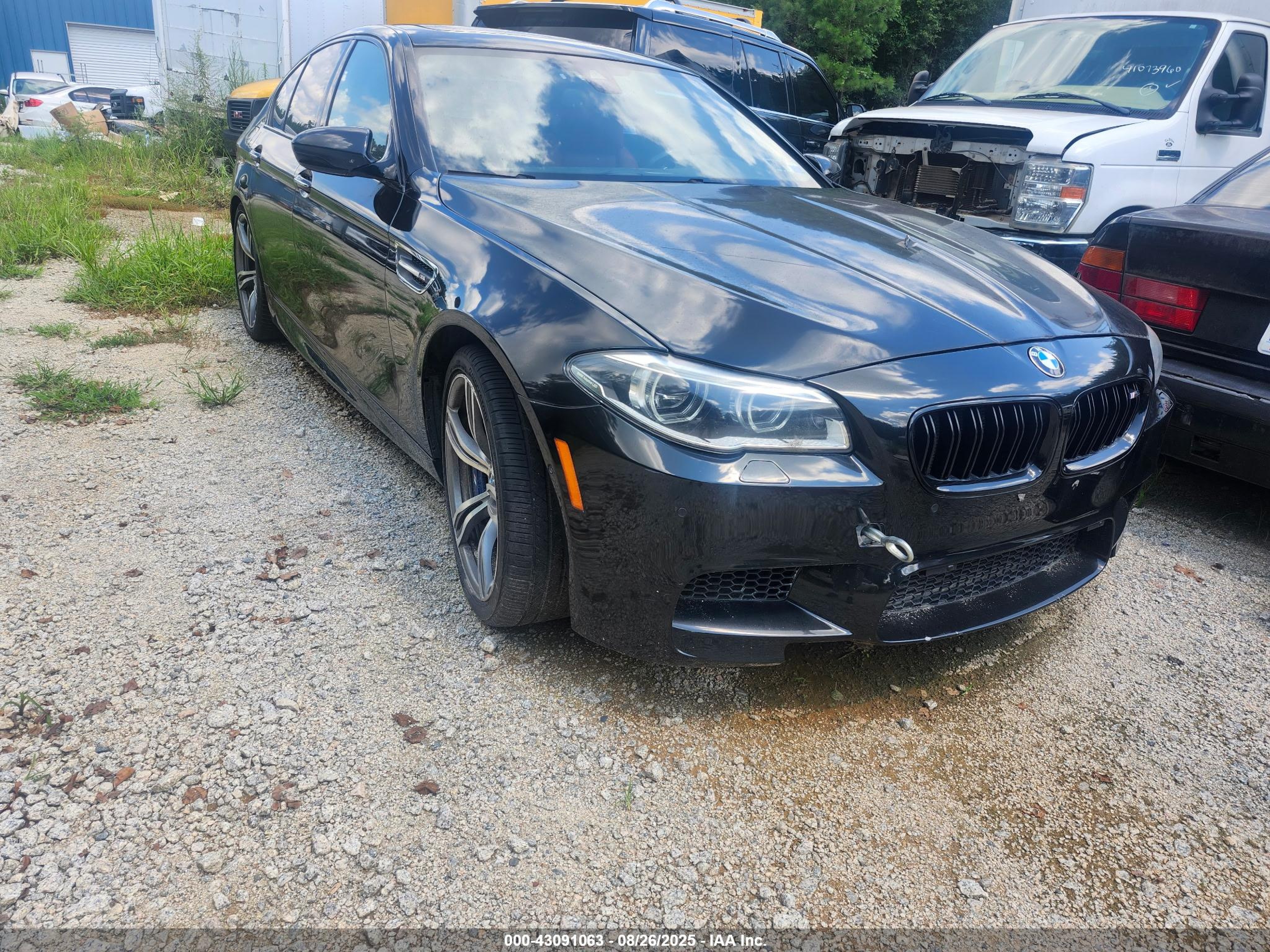 2016 BMW M5, VIN WBSFV9C51GD595847 — Механическое