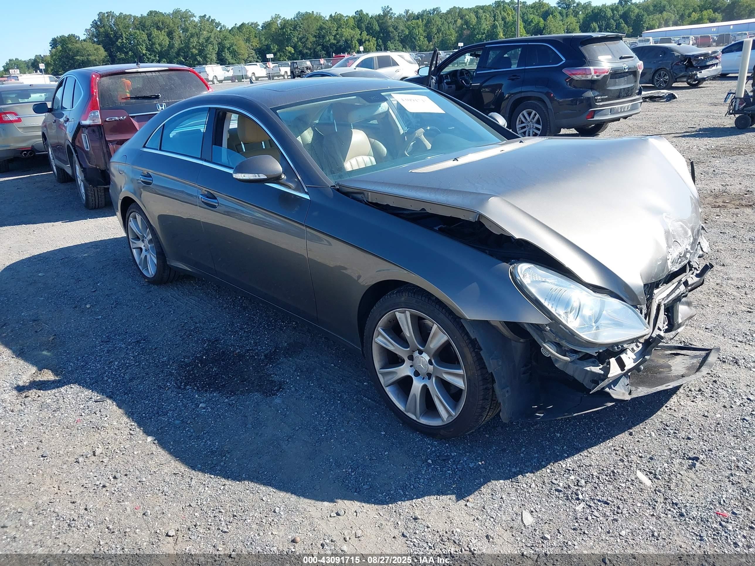 2008 Mercedes-Benz CLS 550, VIN WDDDJ72X08A122709 — Front end