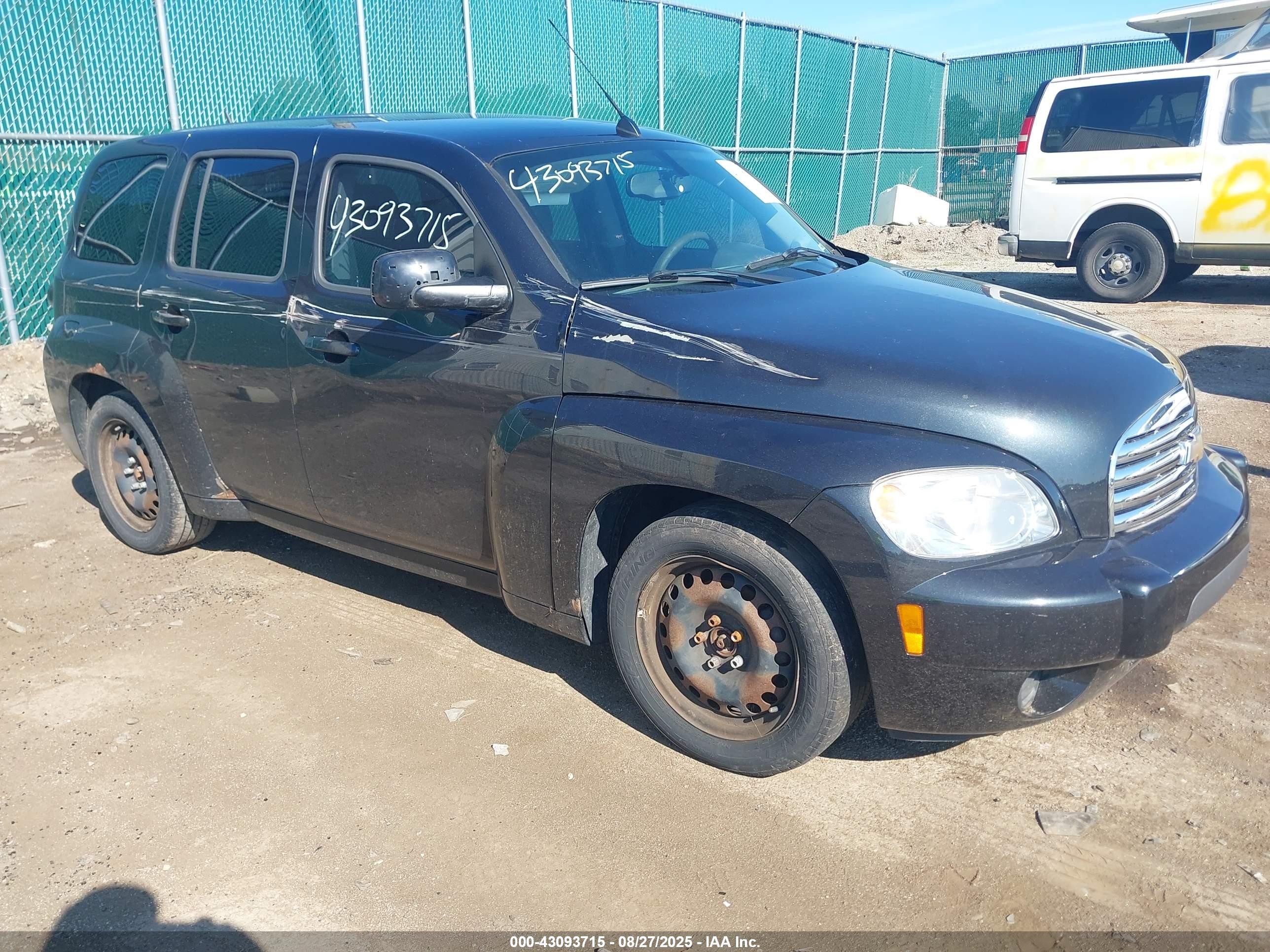 2011 Chevrolet HHR LS, VIN 3GNBAAFW8BS549942 — Side