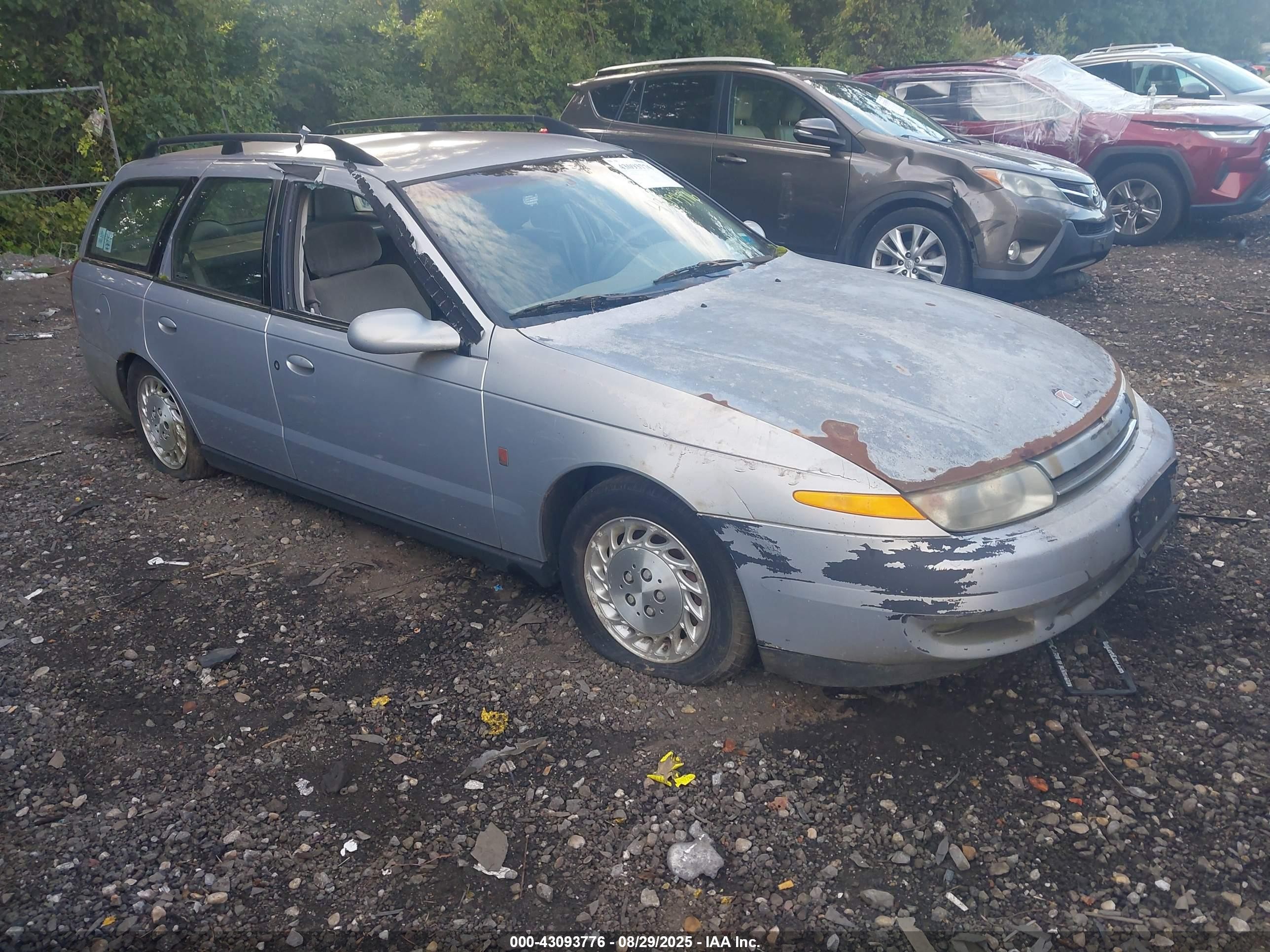 2000 Saturn LW, VIN 1G8JU82F4YY687788 — Normal wear