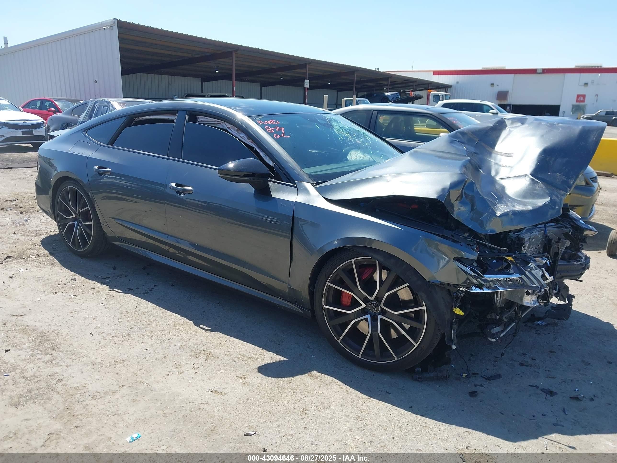 2020 Audi S7, VIN WAUPFAF28LN060687 — Перед