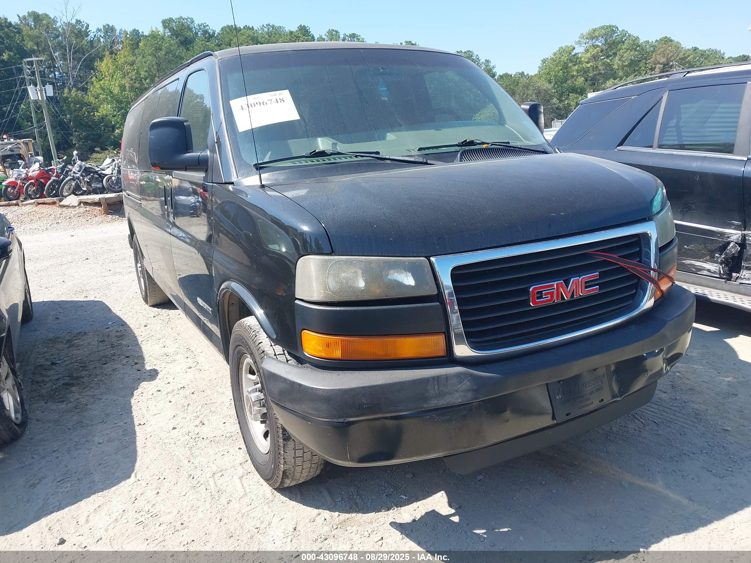 2005 GMC Savana, VIN 1GJHG39U551249149 — All over