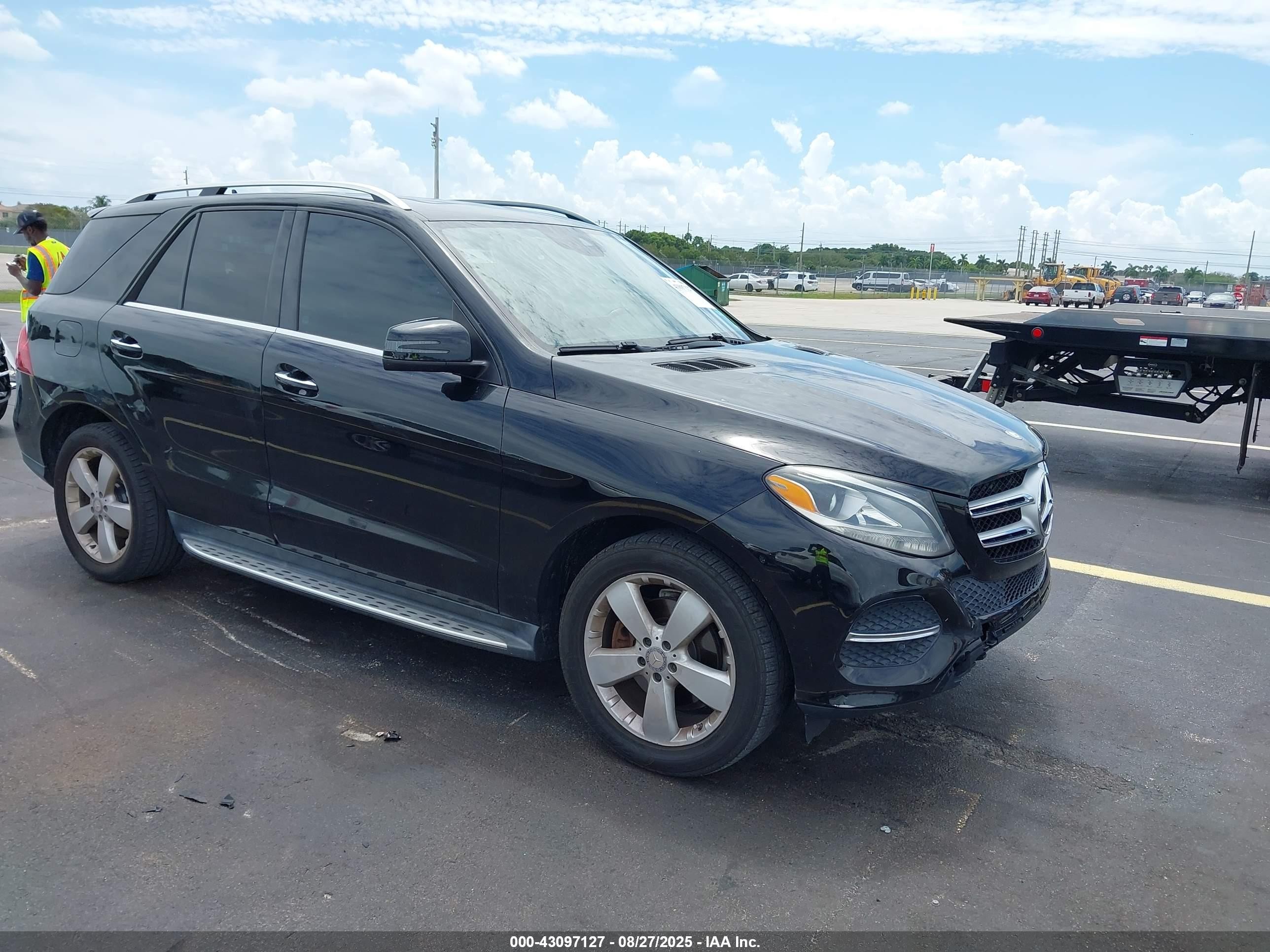 2016 Mercedes-Benz GLE 350, VIN 4JGDA5JB0GA763034 — Rear end