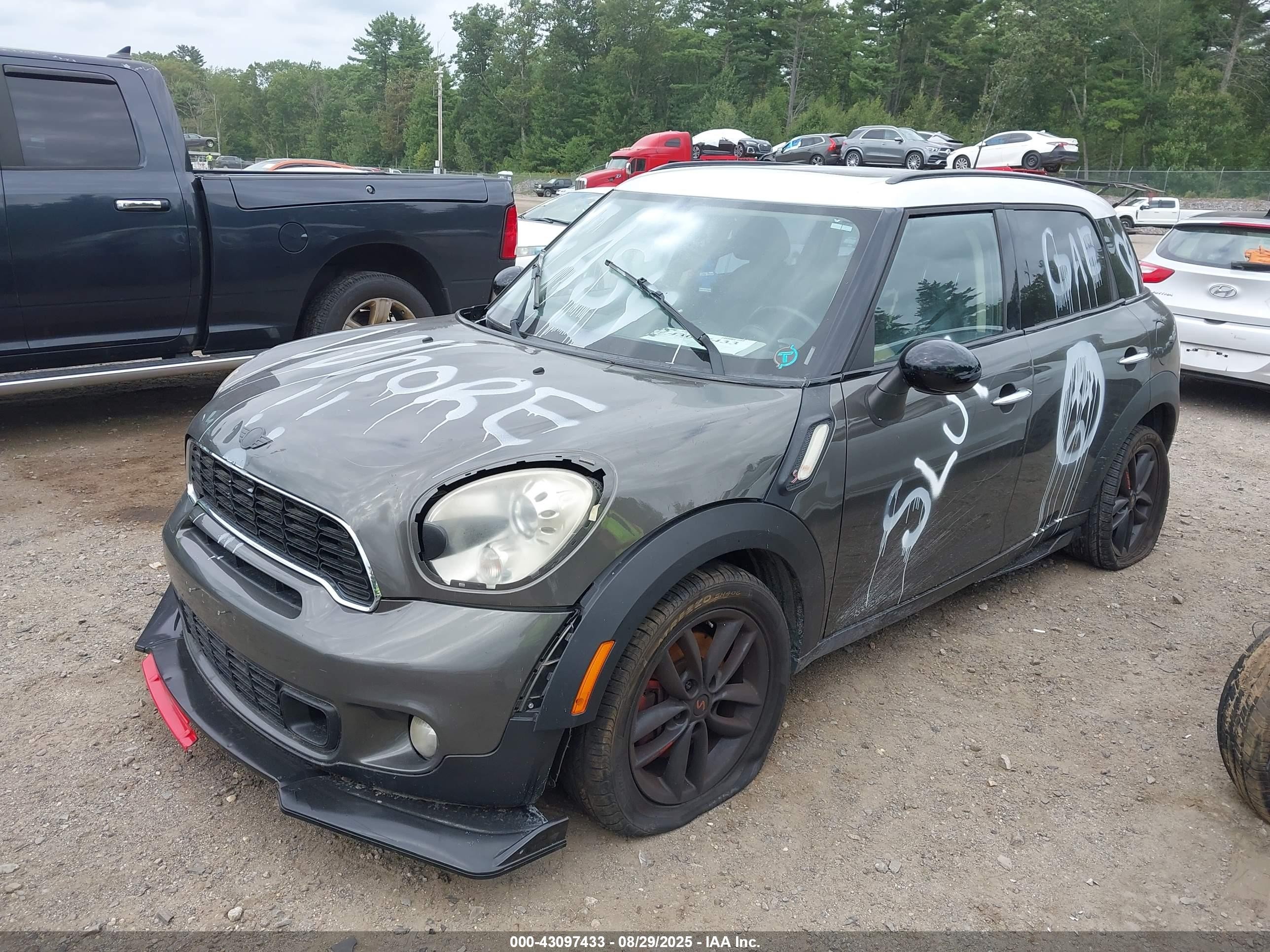 2011 MINI Countryman S, VIN WMWZC3C57BWH97659 — Vandalism