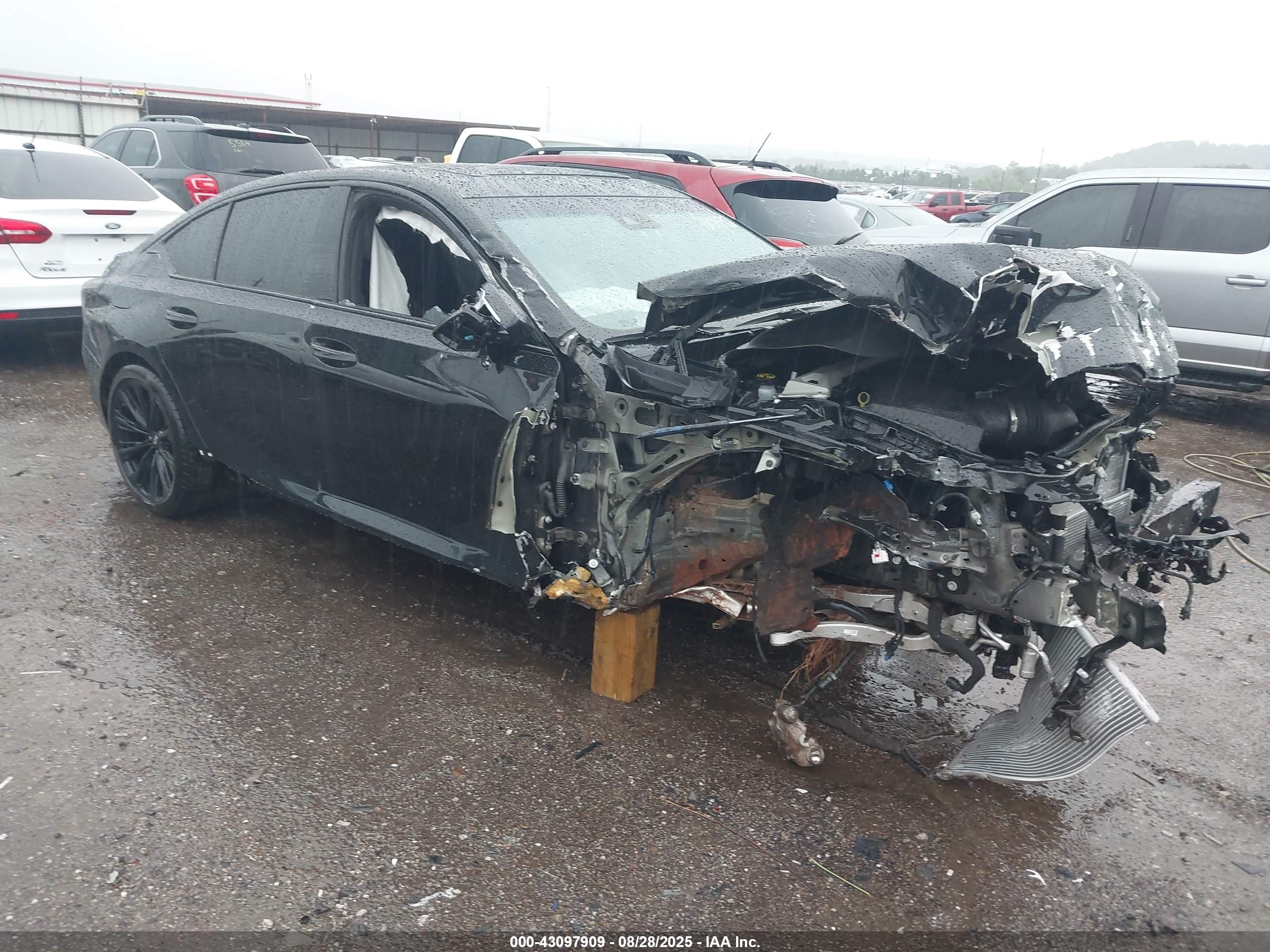 2023 Cadillac CT5-V Blackwing, VIN 1G6DY5R64P0810436 — Front end