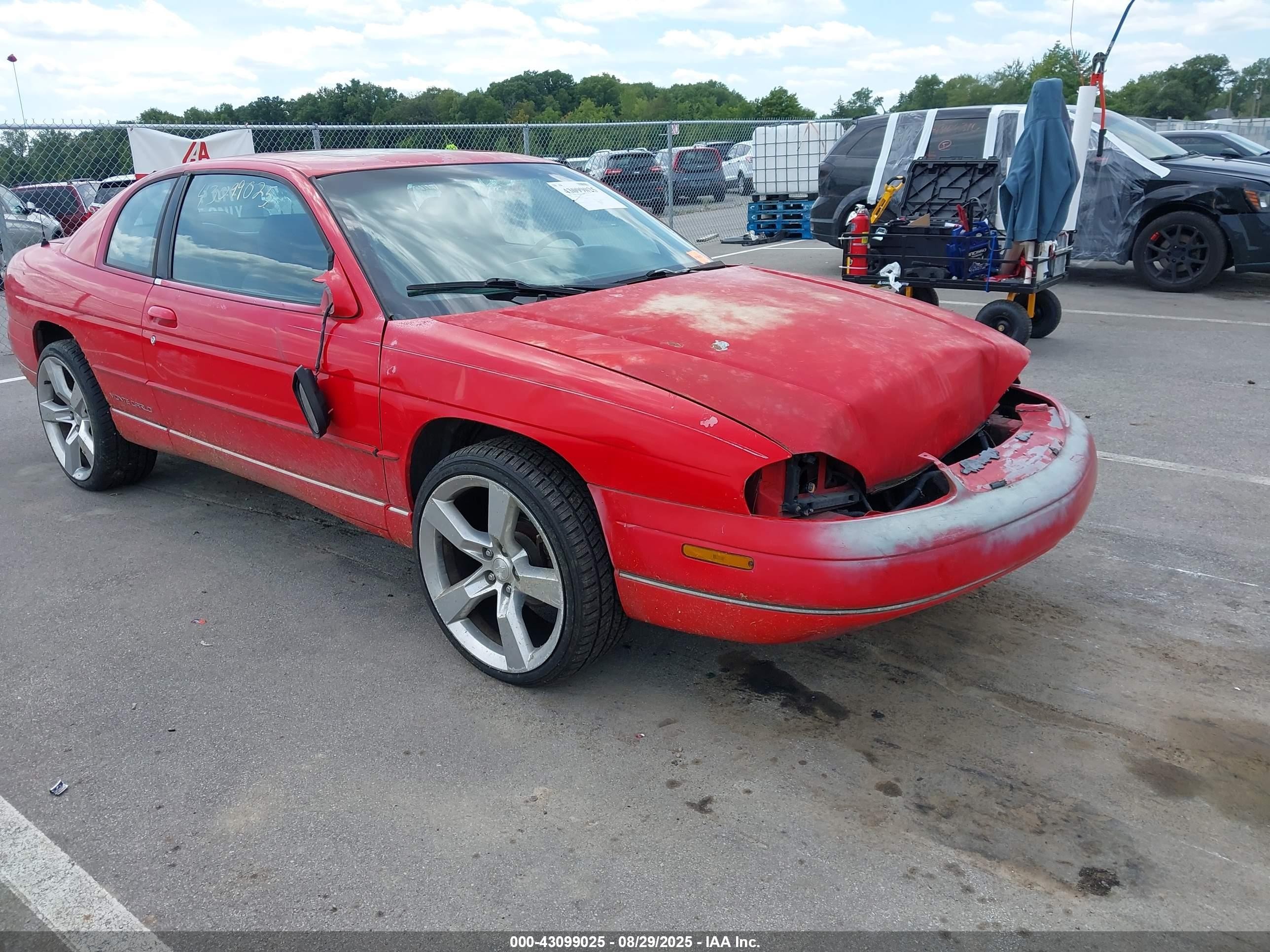 1997 Chevrolet Monte Carlo LS, VIN 2G1WW12M4V9305005 — Перед