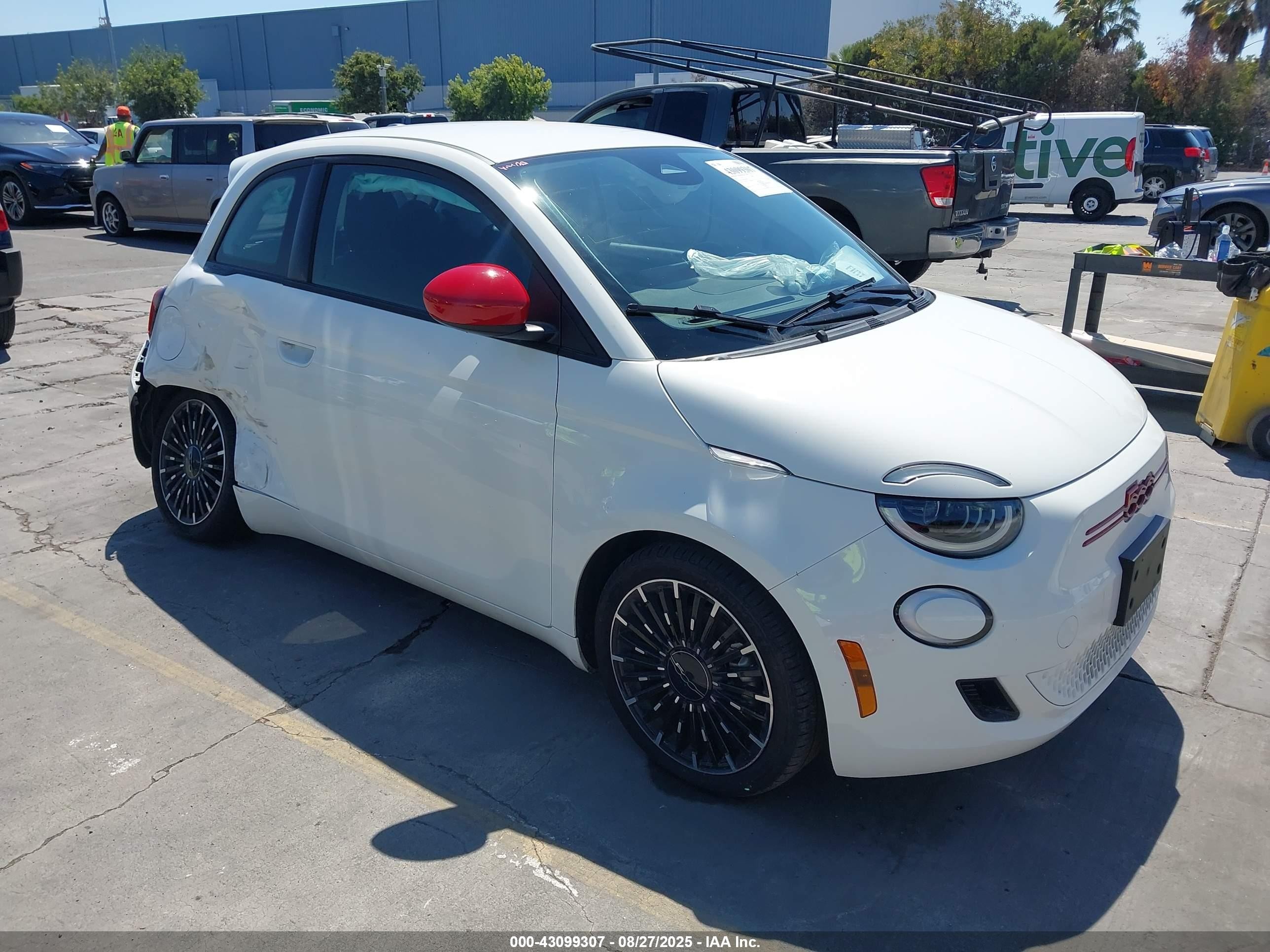 2024 FIAT 500e INSPI(RED), VIN ZFAFFAA47RX214981 — Rear end