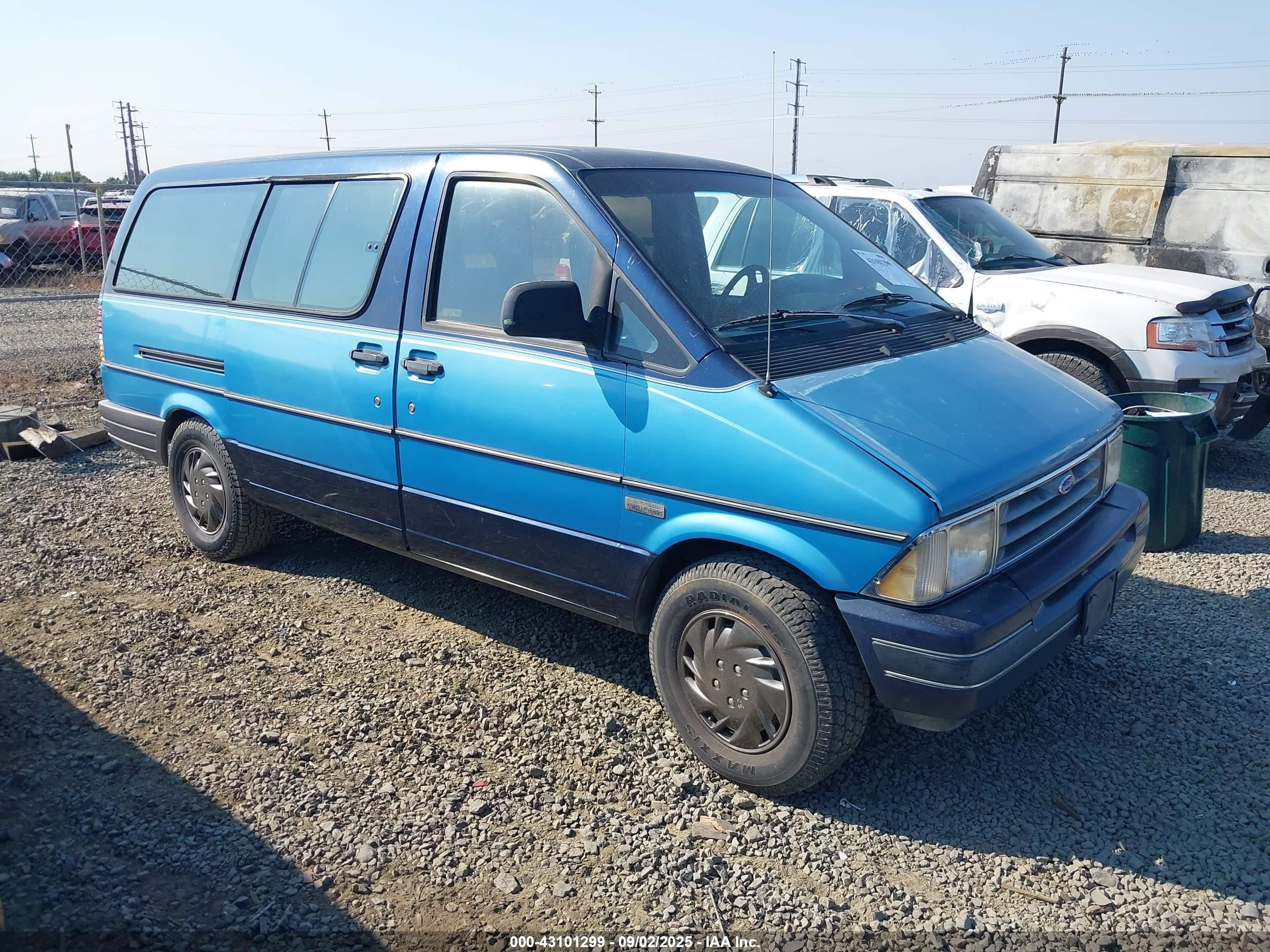 1993 Ford Aerostar Eddie Bauer, VIN 1FMDA41X5PZA10073 — Normal wear