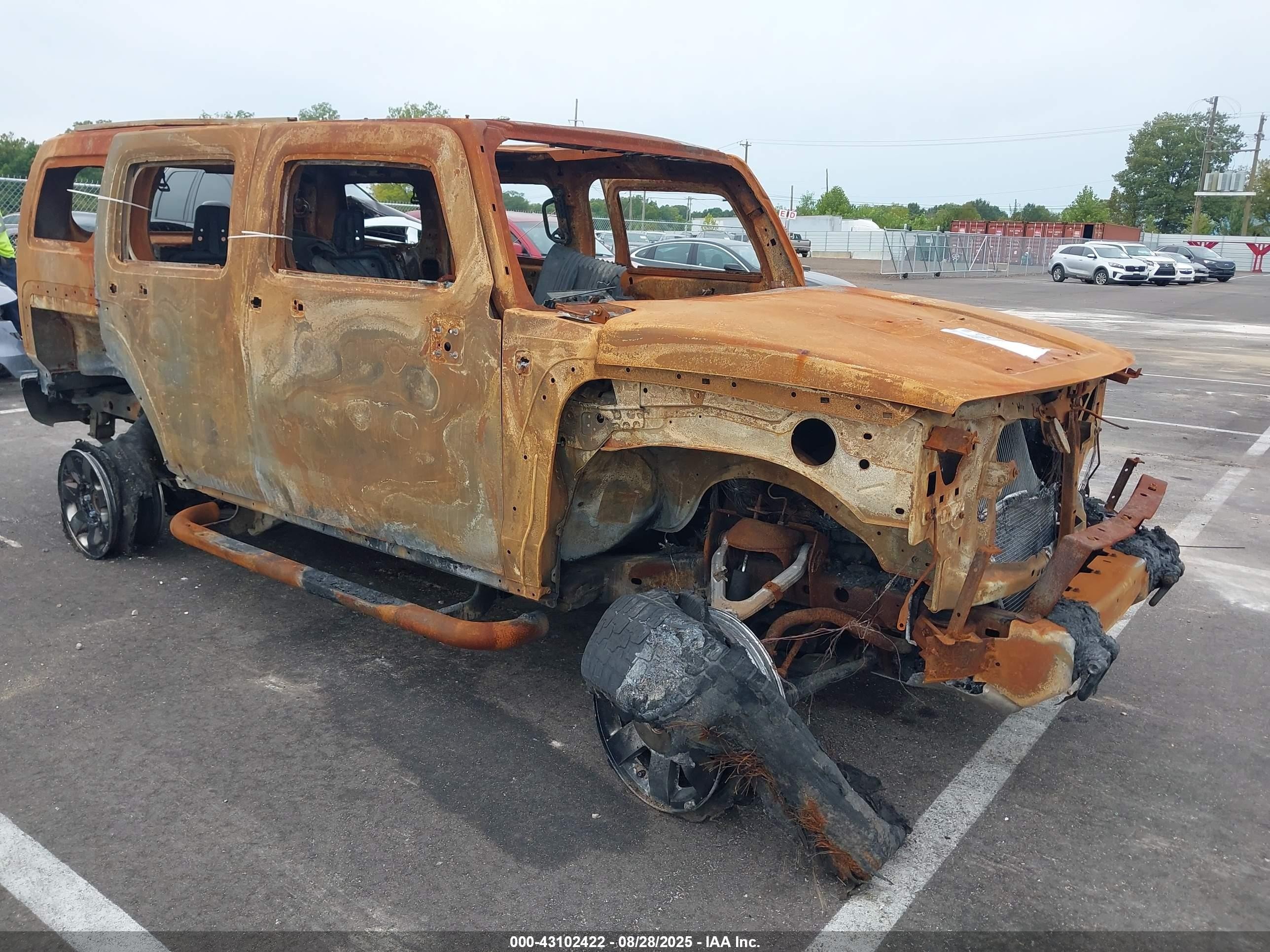 2008 Hummer H3 Luxury, VIN 5GTEN43E688188079 — Engine fire