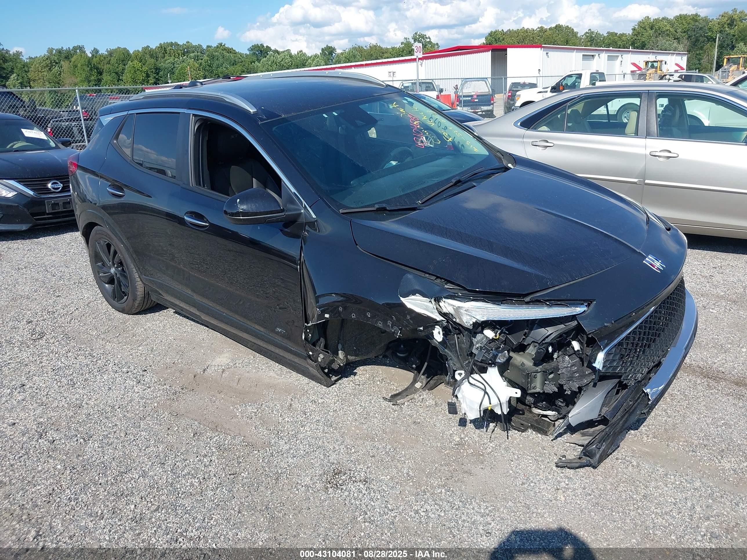 2025 Buick Encore GX Sport Touring, VIN KL4AMESL6SB043482 — Перед