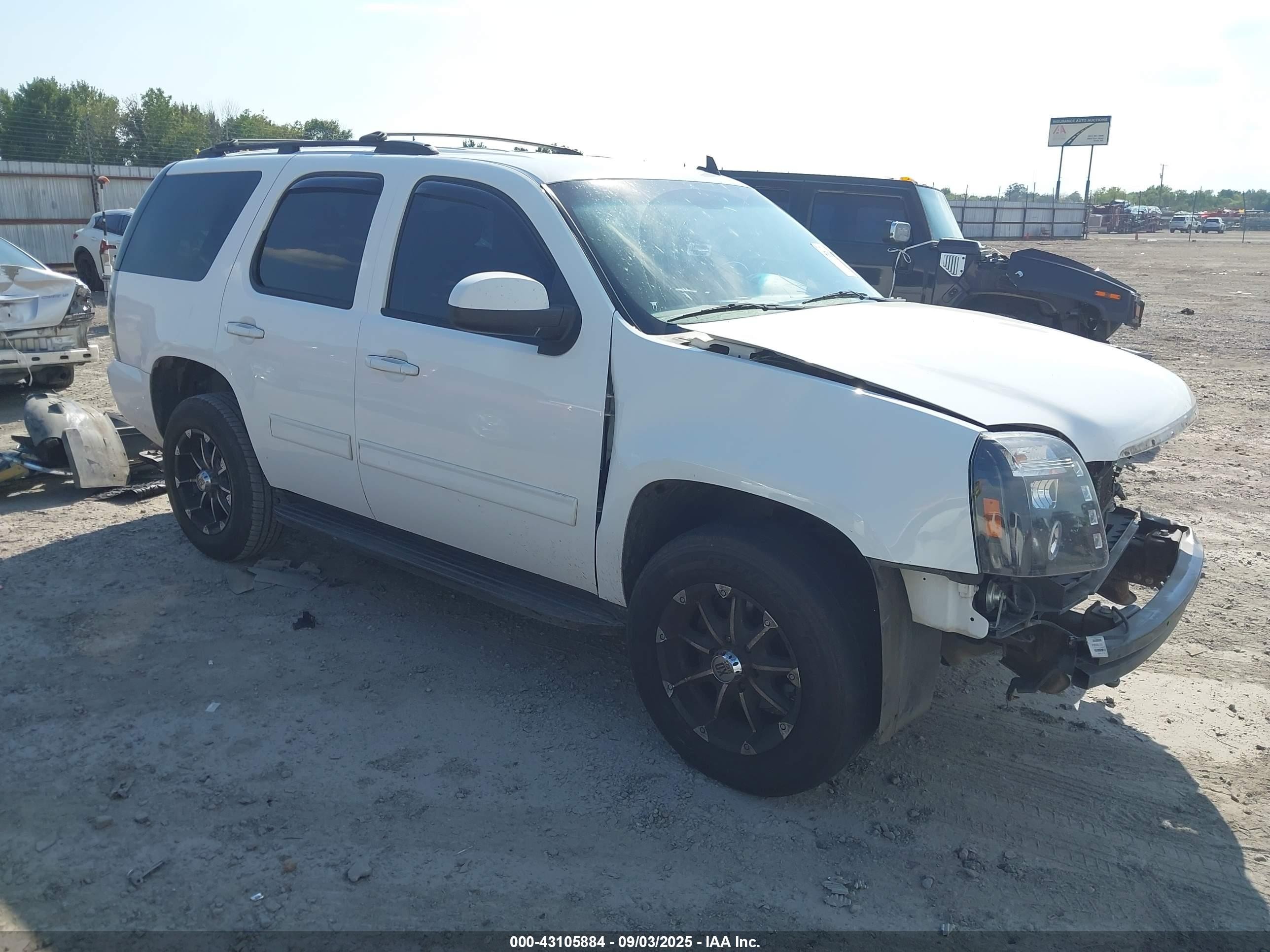 2013 GMC Yukon SLE, VIN 1GKS1AE01DR255282 — Front end