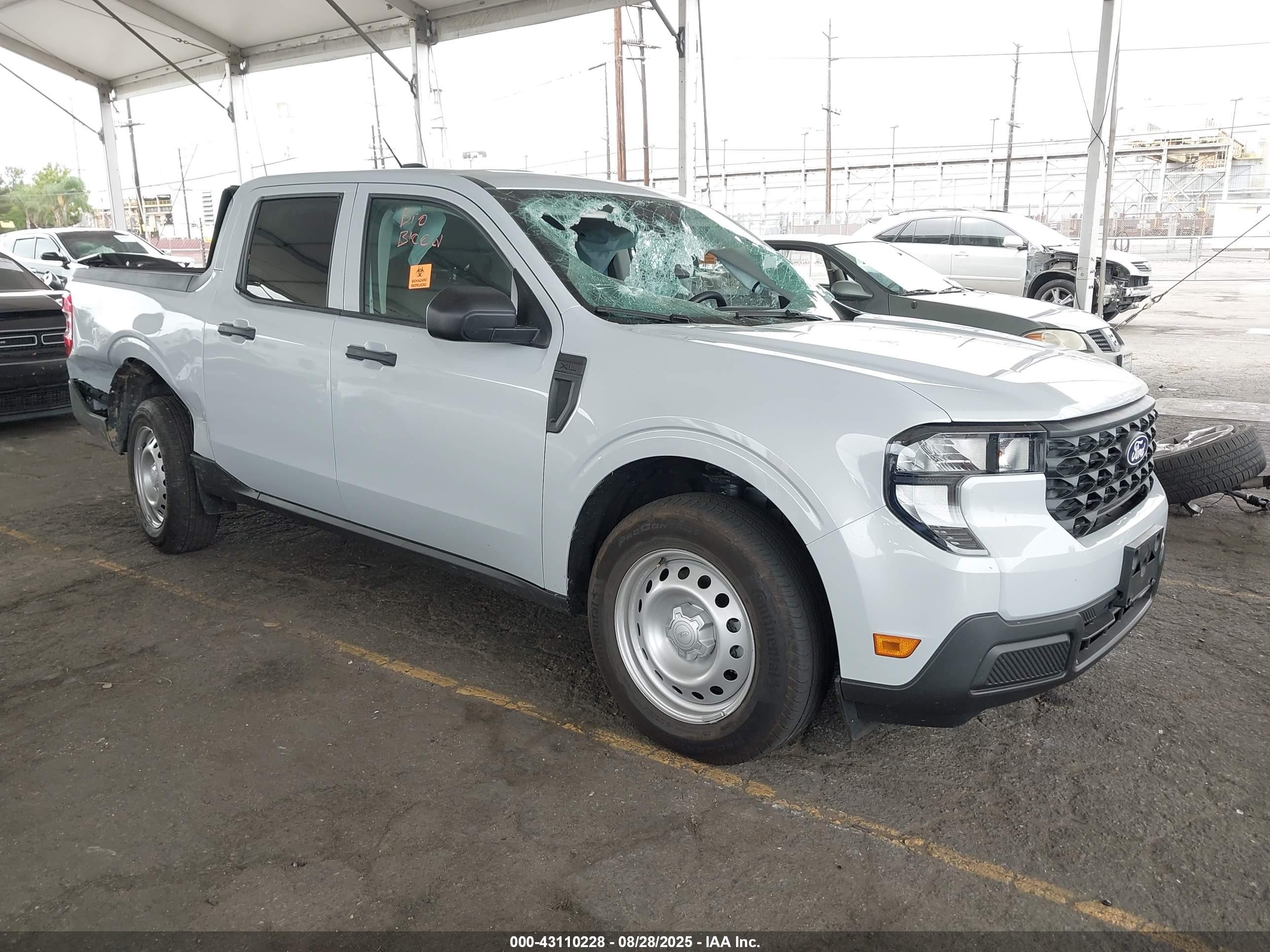 2025 Ford Maverick XL, VIN 3FTTW8A30SRA27477 — Side