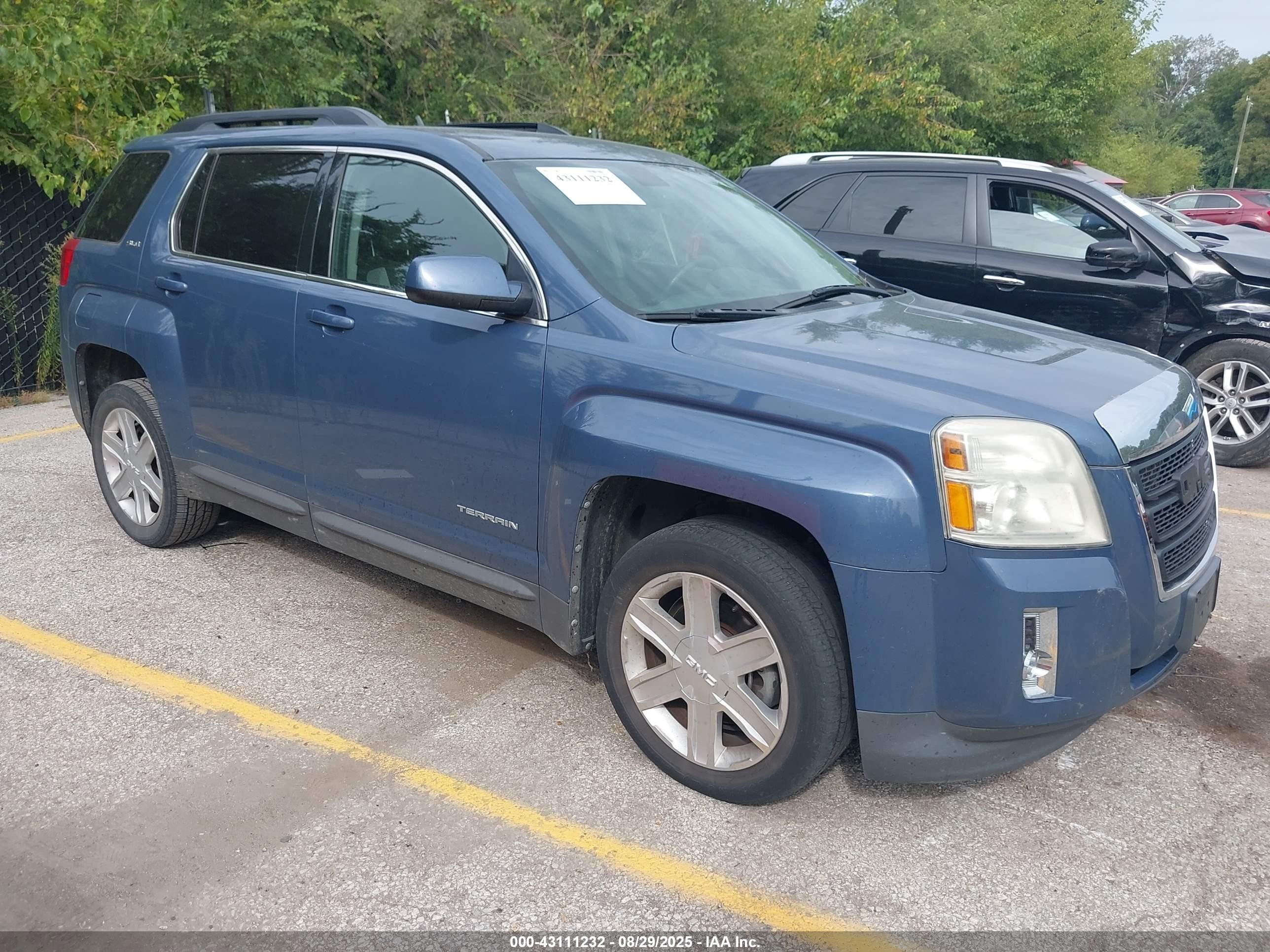 2011 GMC Terrain SLE-2, VIN 2CTFLSE57B6410830 — Front end