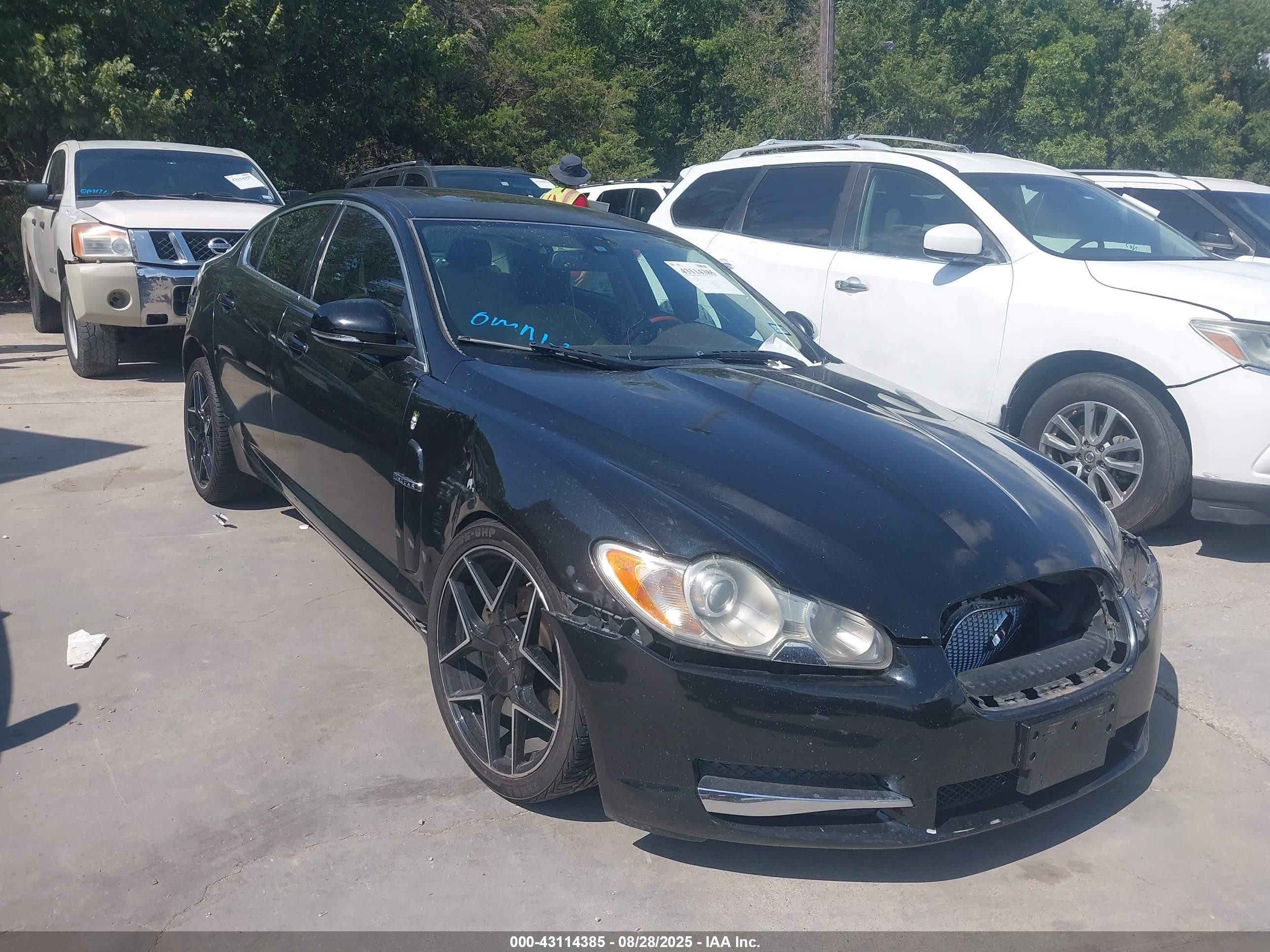 2010 Jaguar XF Luxury, VIN SAJWA0FA2AHR57290 — Изъятие за долги