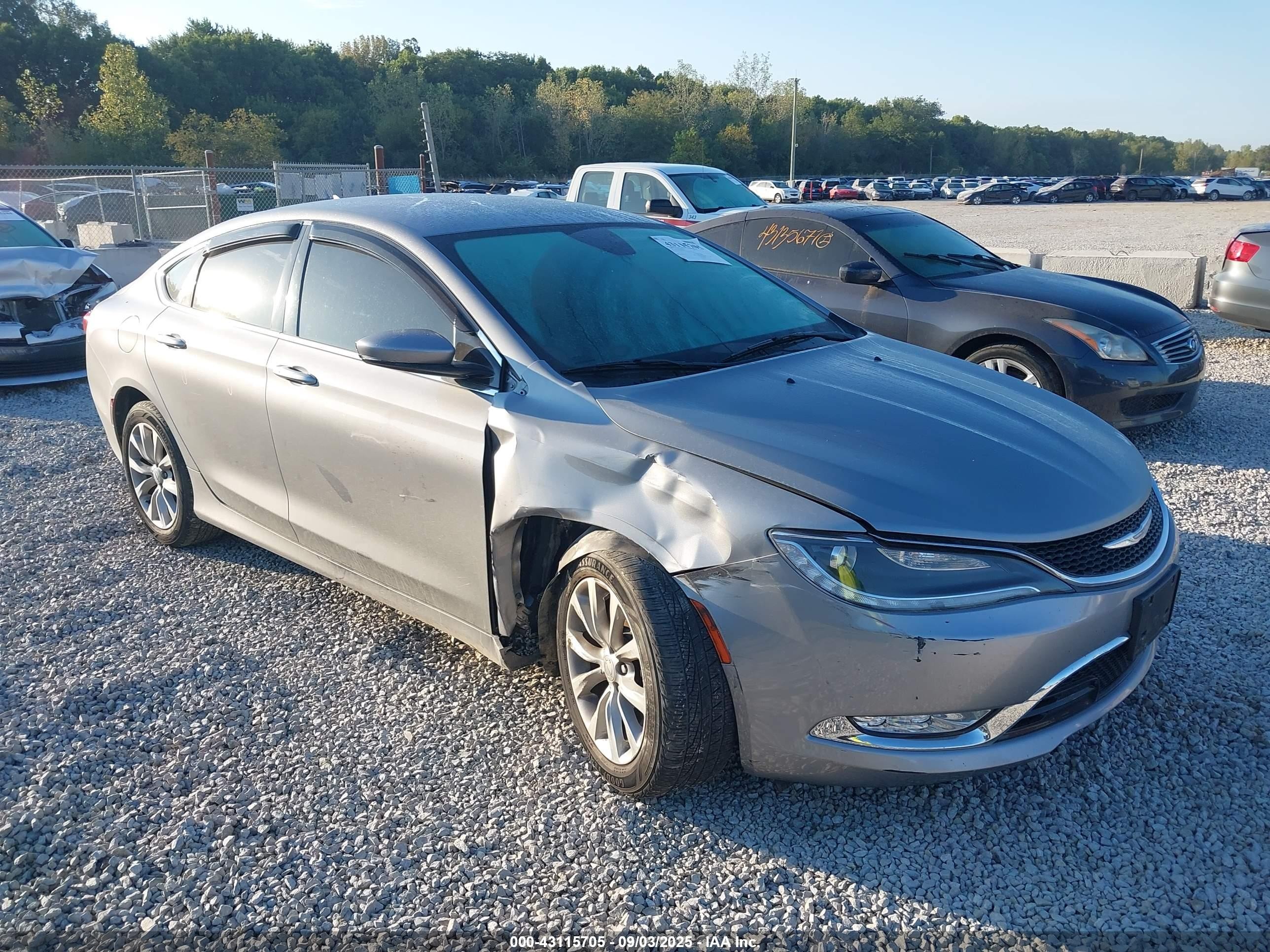 2015 Chrysler 200 C, VIN 1C3CCCCG5FN510276 — Front end