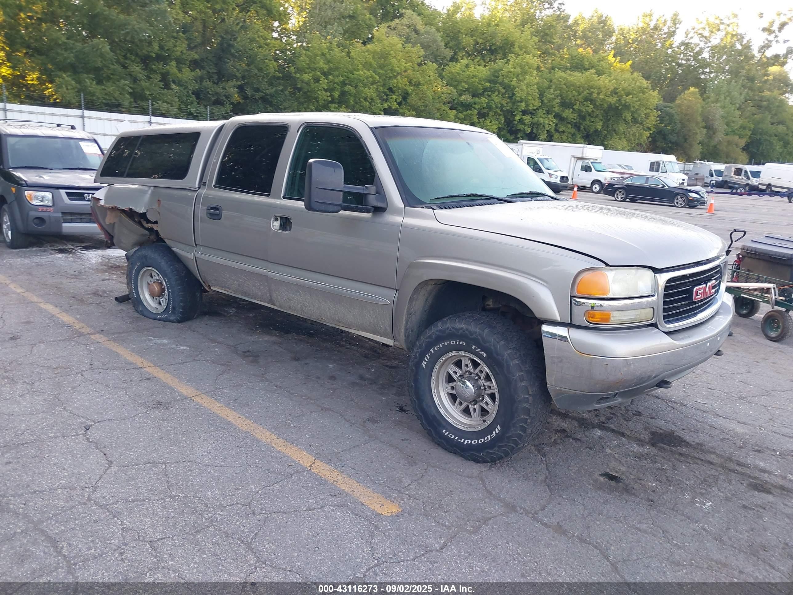 2002 GMC Sierra 1500HD SLE, VIN 1GTGK13U92F141131 — Rear end