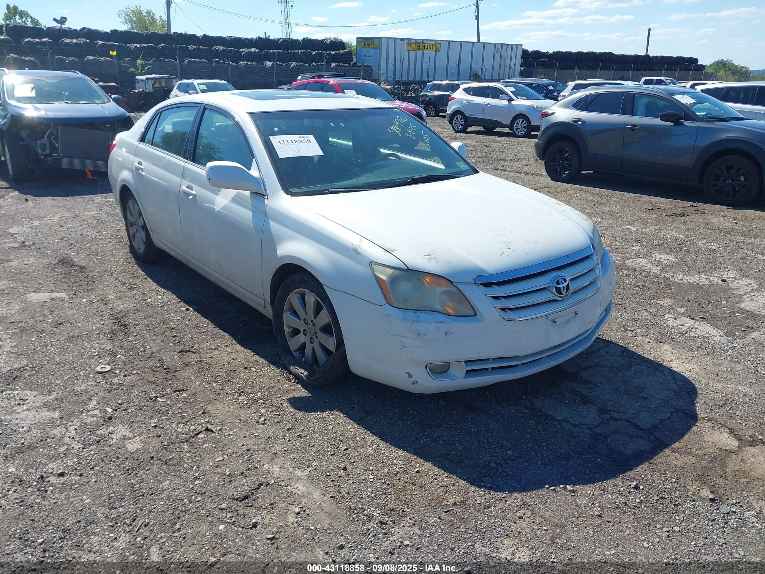 2005 Toyota Avalon XLS, VIN 4T1BK36B15U059714 — Not stated