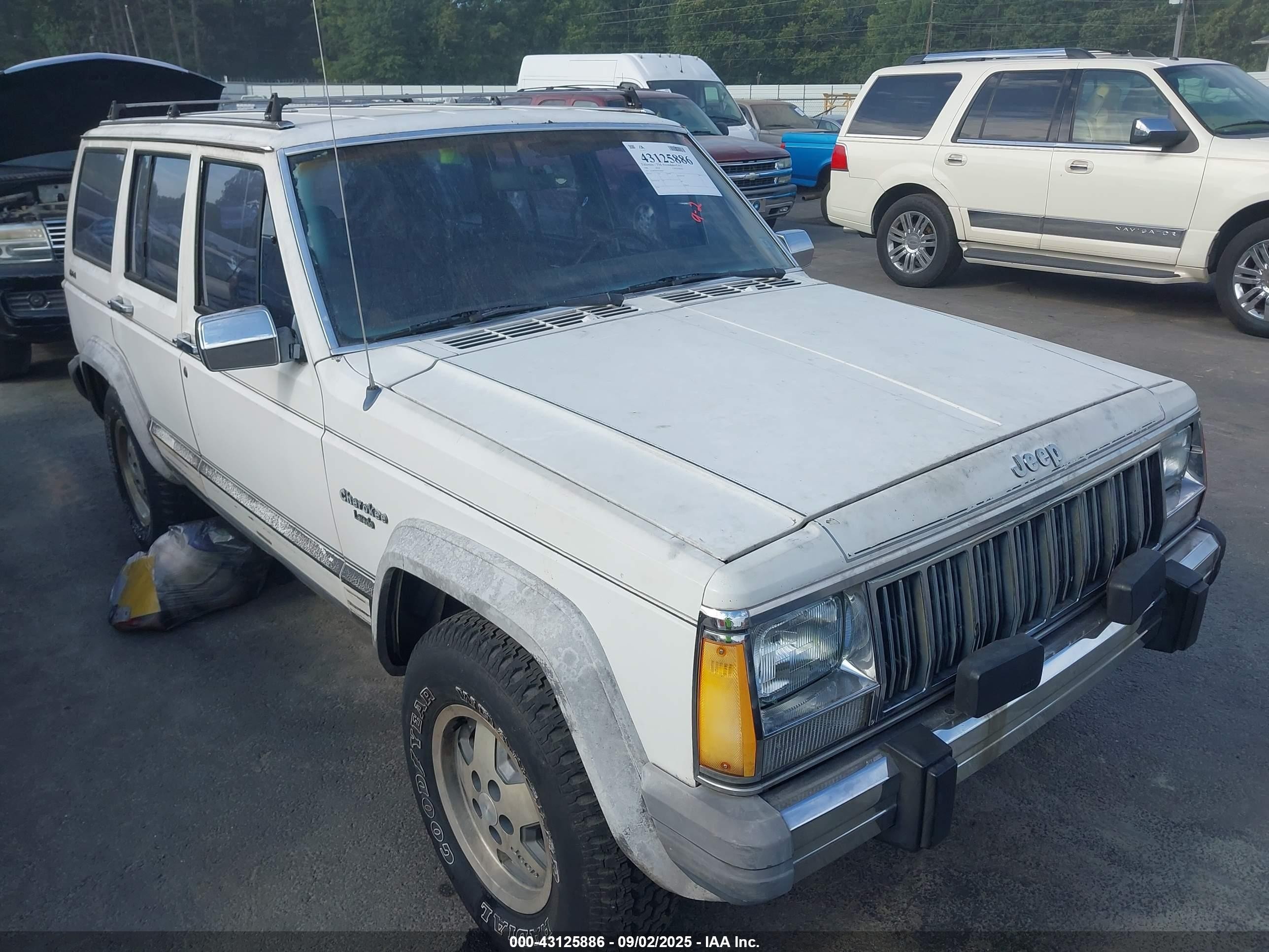 1988 Jeep Cherokee, VIN 1JCMR7841JT209060 — Normal wear