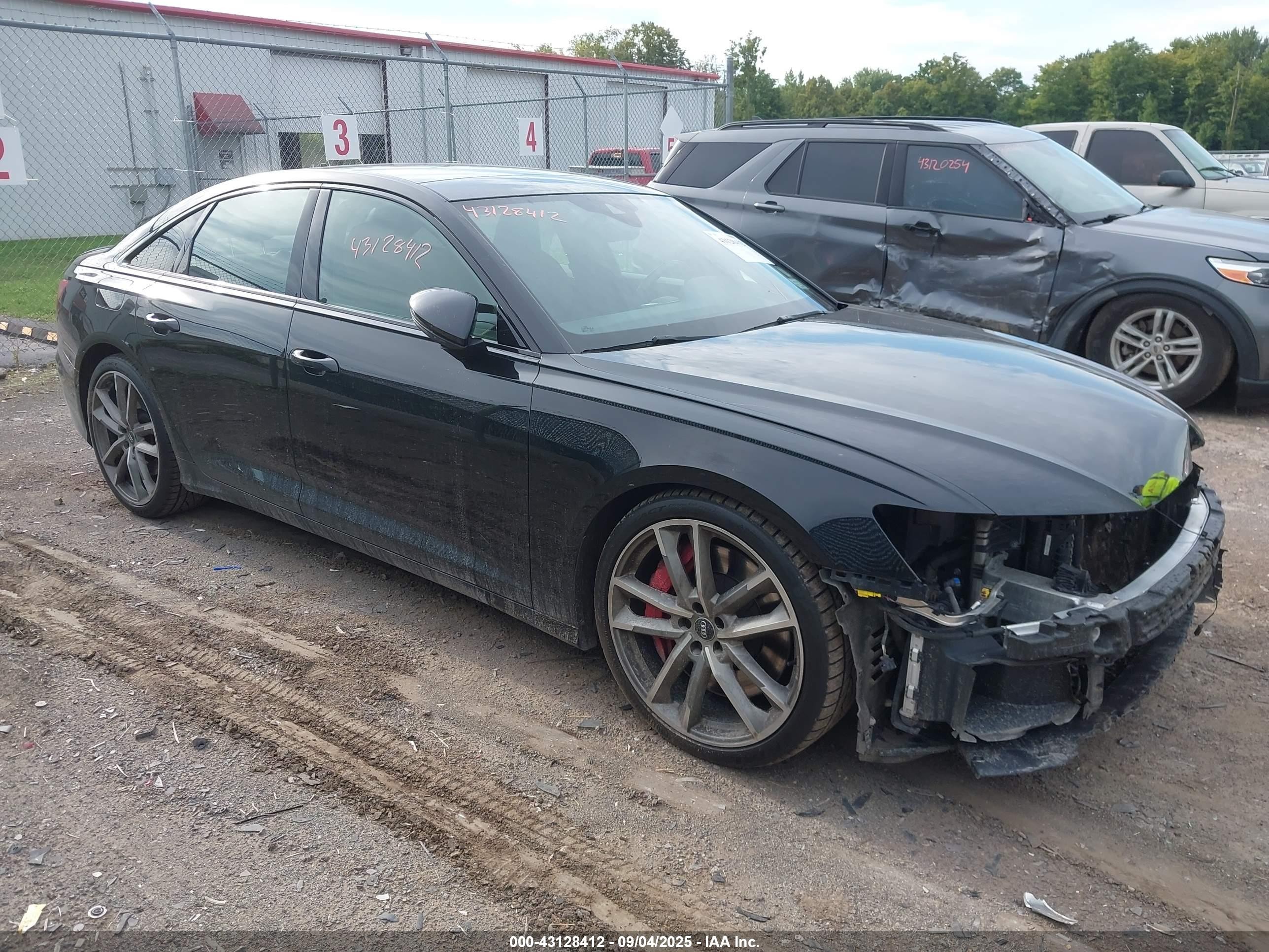 2020 Audi S6 Prestige, VIN WAUFFAF29LN038726 — Перед