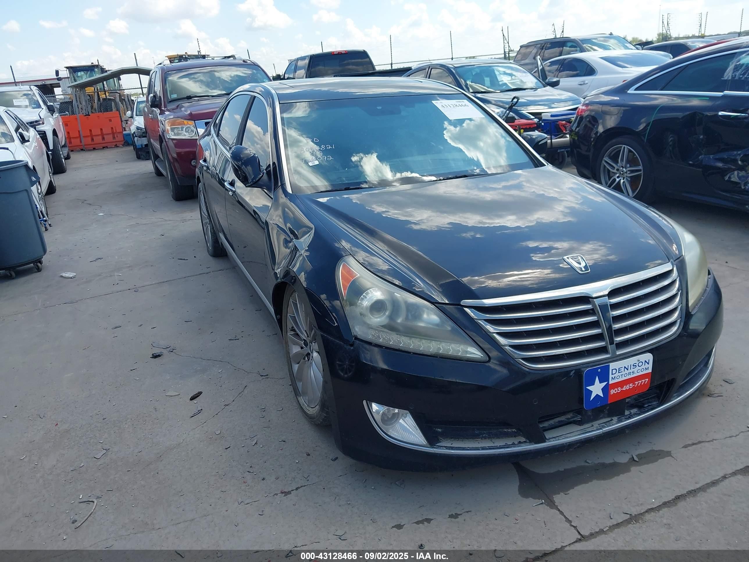 2016 Hyundai Equus Signature, VIN KMHGH4JH9GU106092 — Front end