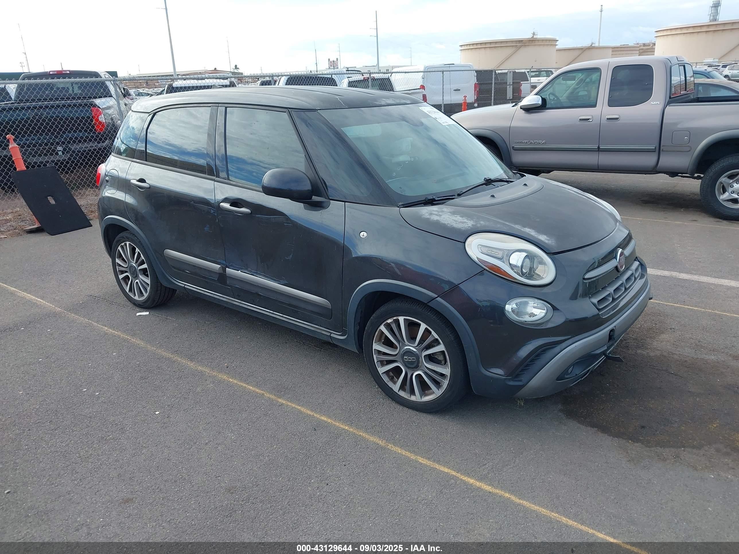 2018 FIAT 500L Trekking, VIN ZFBCFADH4JZ041118 — Side