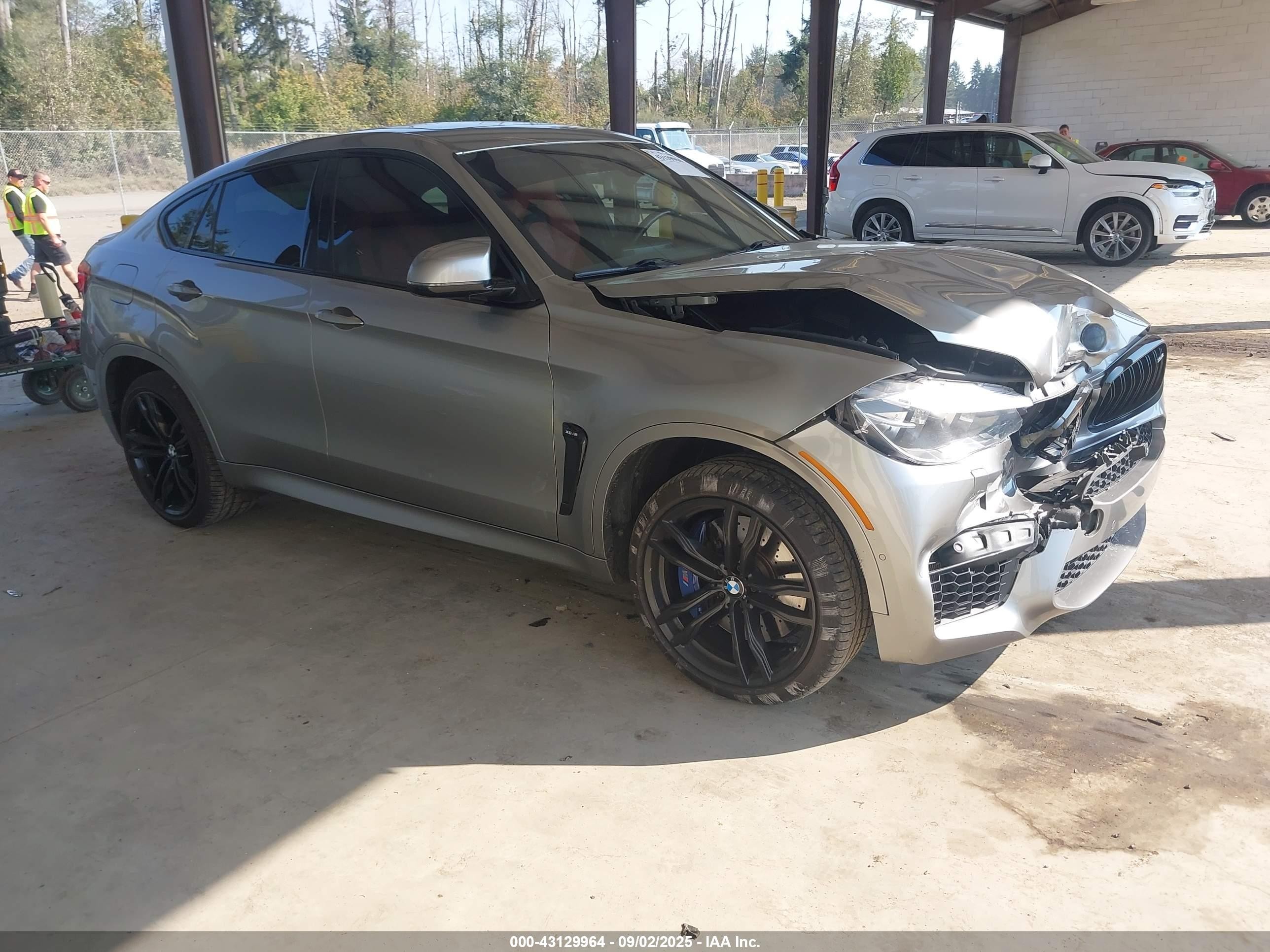 2019 BMW X6 M, VIN 5YMKW8C51KLR38448 — Front end