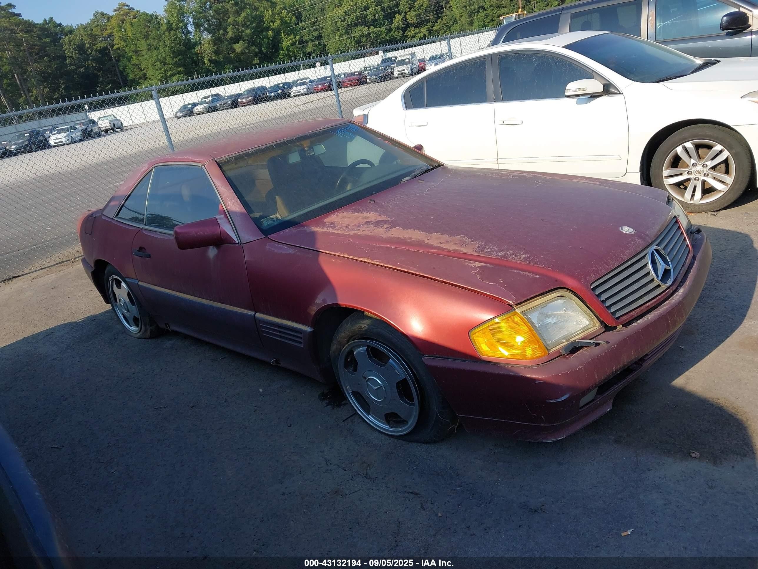 1991 Mercedes-Benz 500, VIN WDBFA66E9MF018866 — Front end