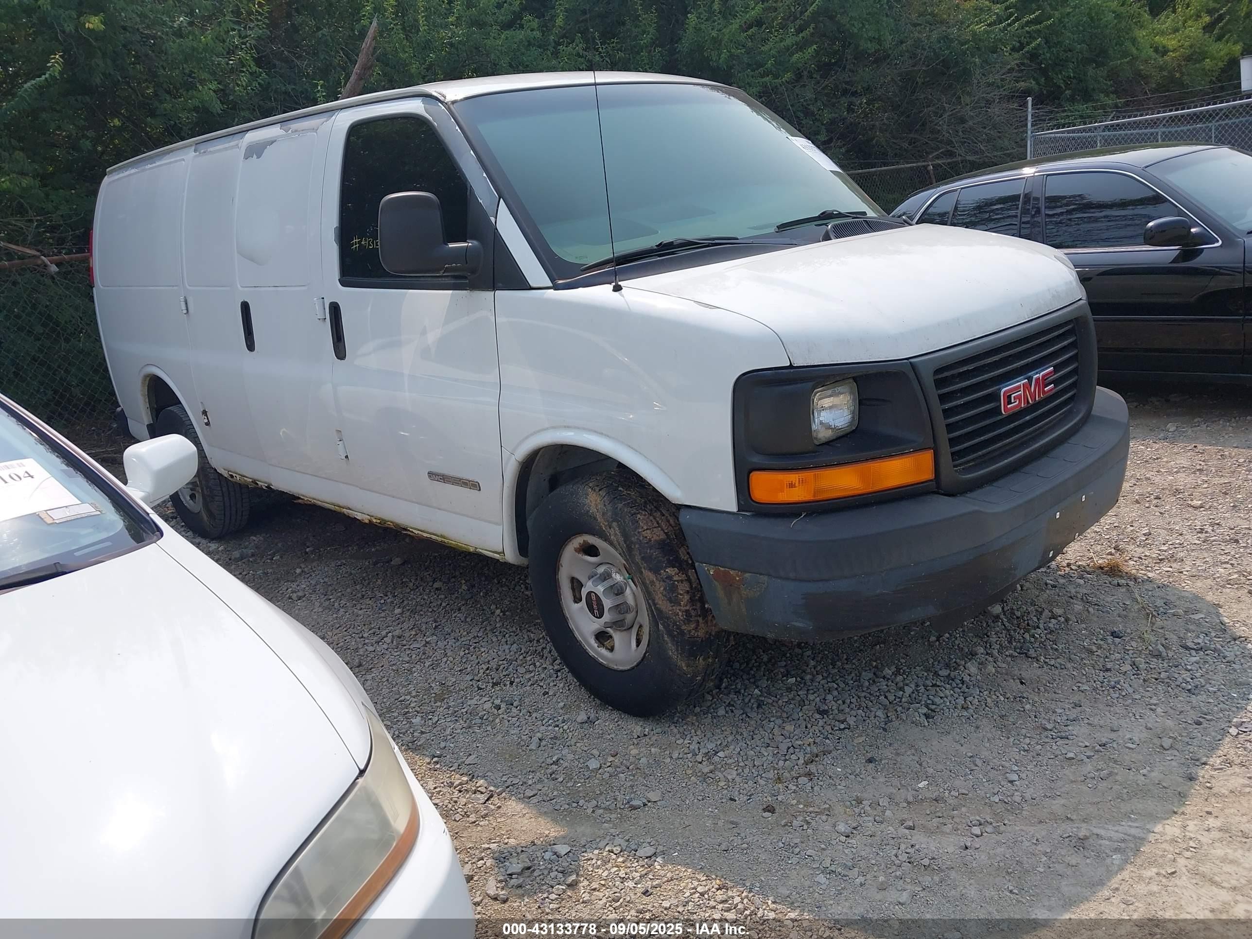 2003 GMC Savana Cargo, VIN 1GTHG35U131229796 — All over