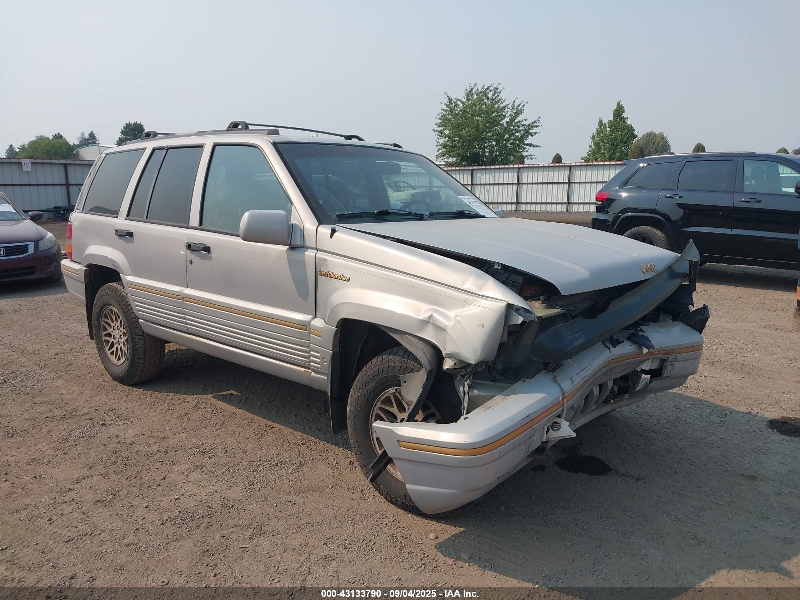 1995 Jeep Grand Cherokee Limited, VIN 1J4GZ78S3SC535001 — Front end