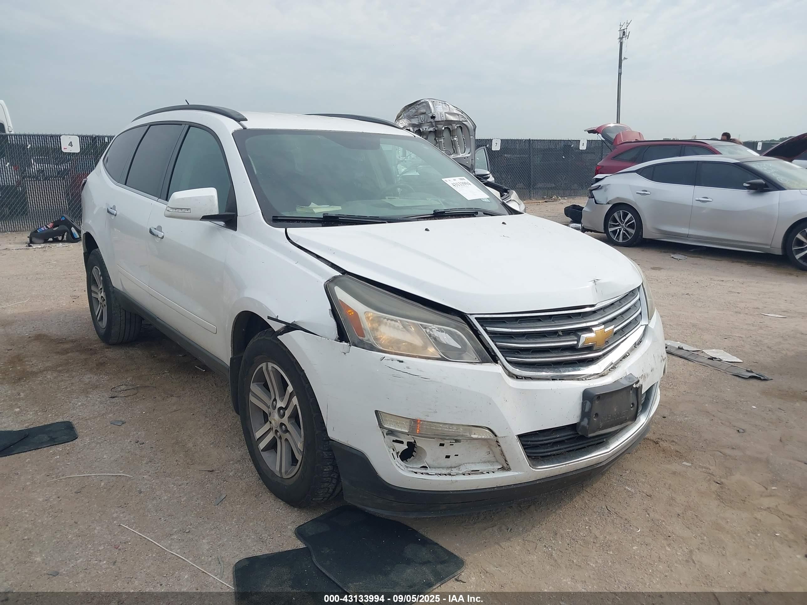 2017 Chevrolet Traverse LT, VIN 1GNKRHKD6HJ109587 — Front end