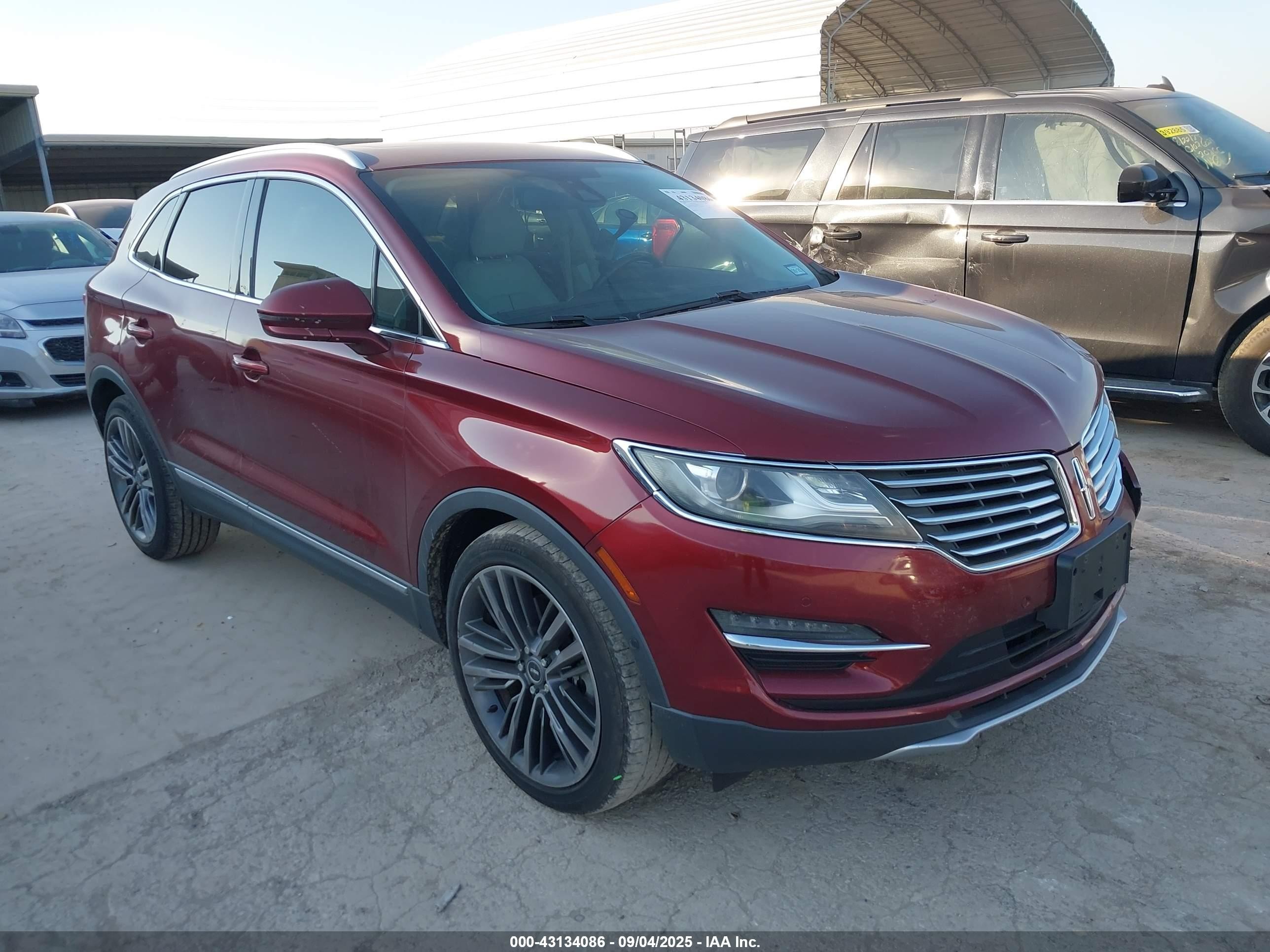 2015 Lincoln MKC Black Label, VIN 5LMTJ1BH4FUJ31137 — Front end