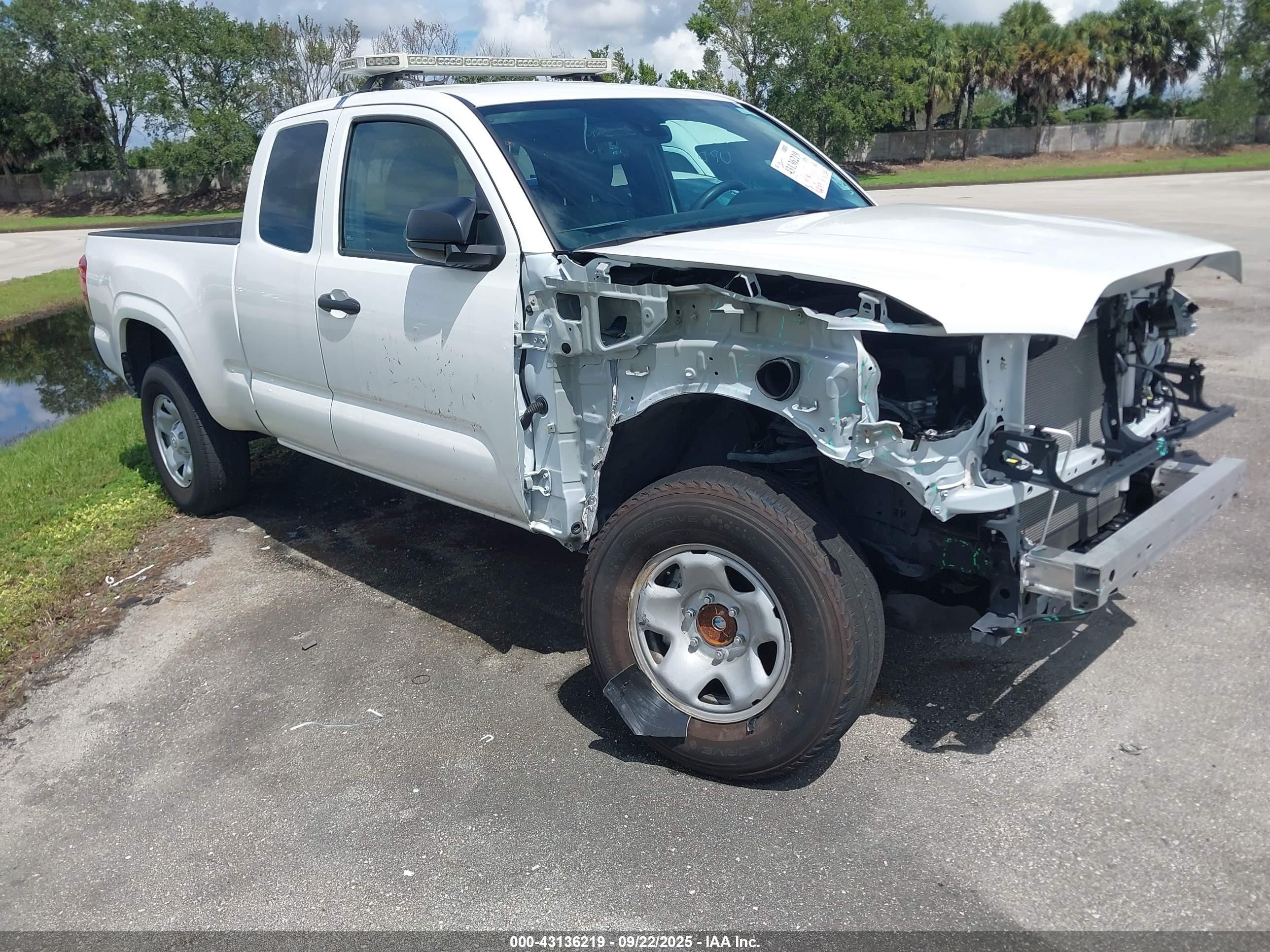 2023 Toyota Tacoma SR, VIN 3TYRX5GN7PT088462 — Front end