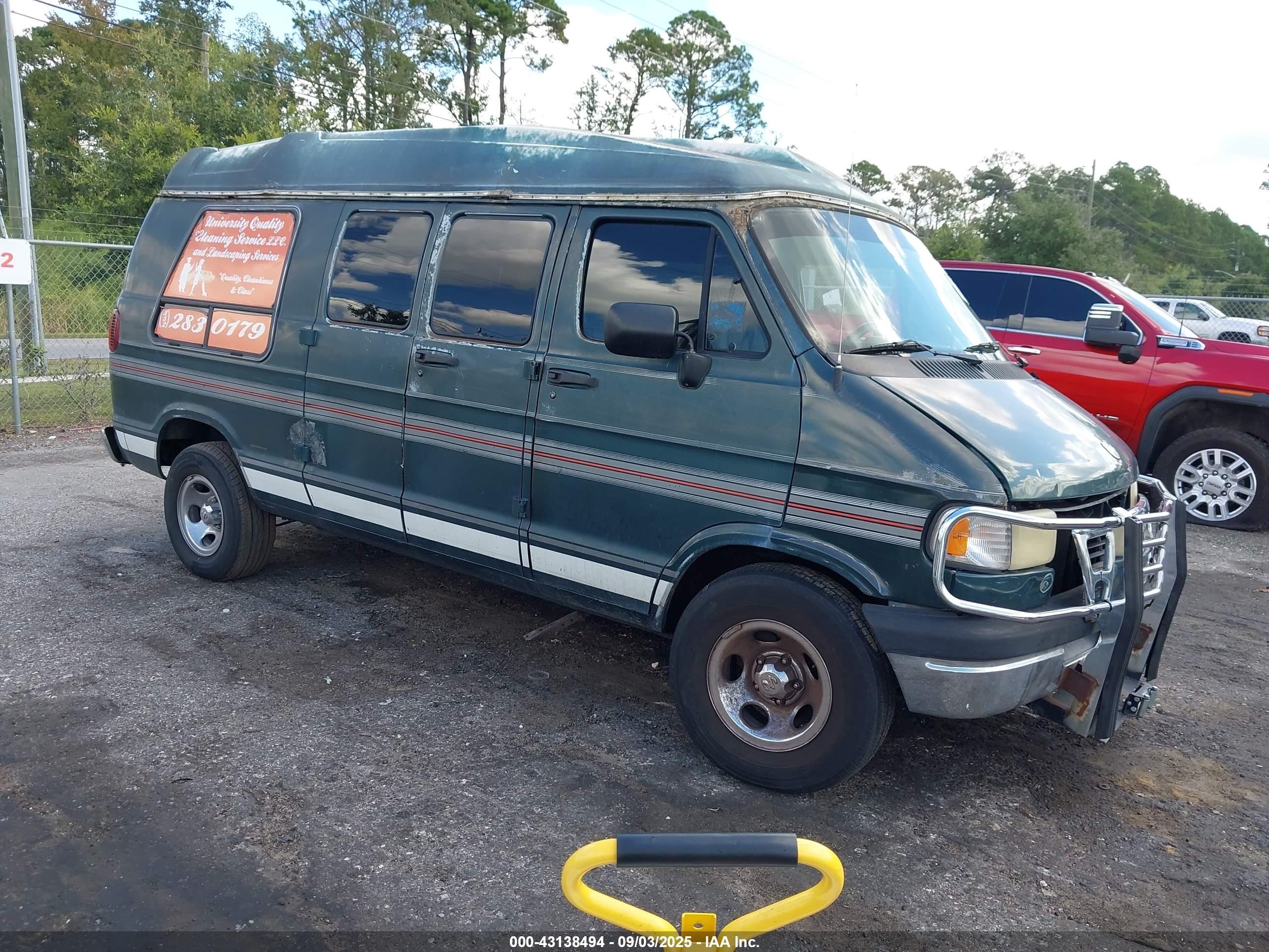 1996 Dodge Cargo, VIN 2B6HB21Y2TK116188 — Rear end