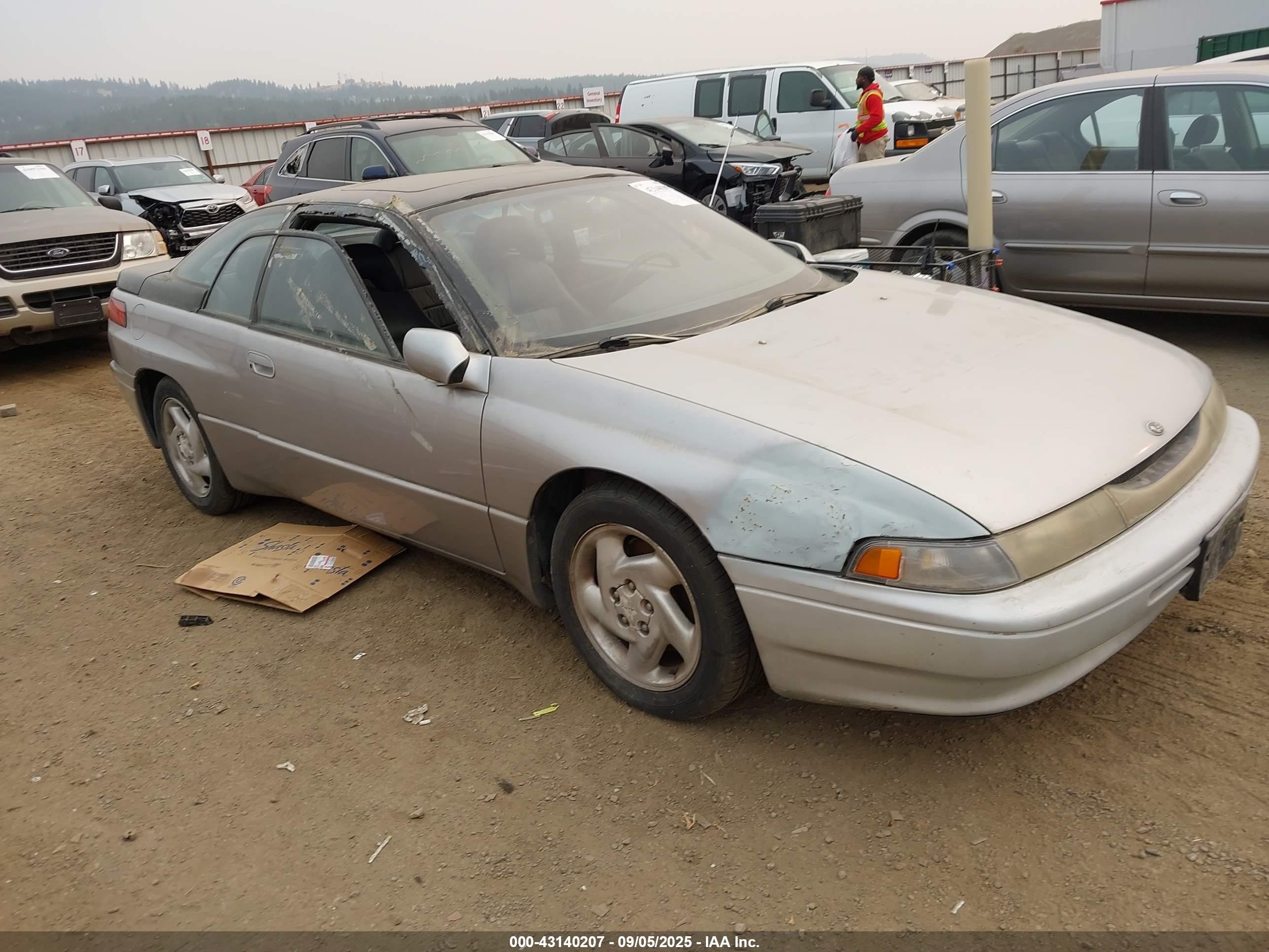 1992 Subaru SVX, VIN JF1CX3539NH103767 — Front end