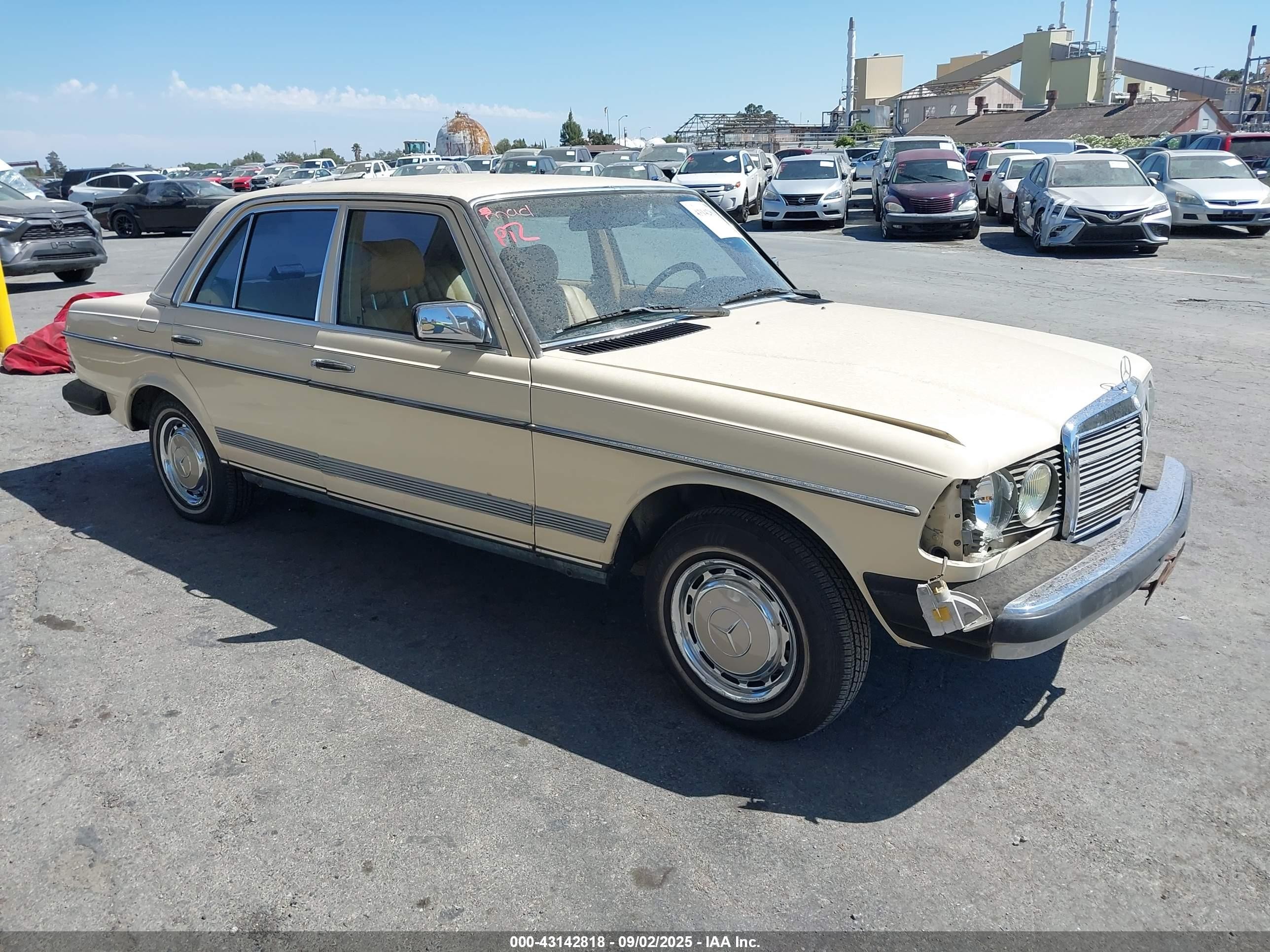 1983 Mercedes-Benz 240 Series 240D, VIN WDBAB23A2DB412265 — Front end