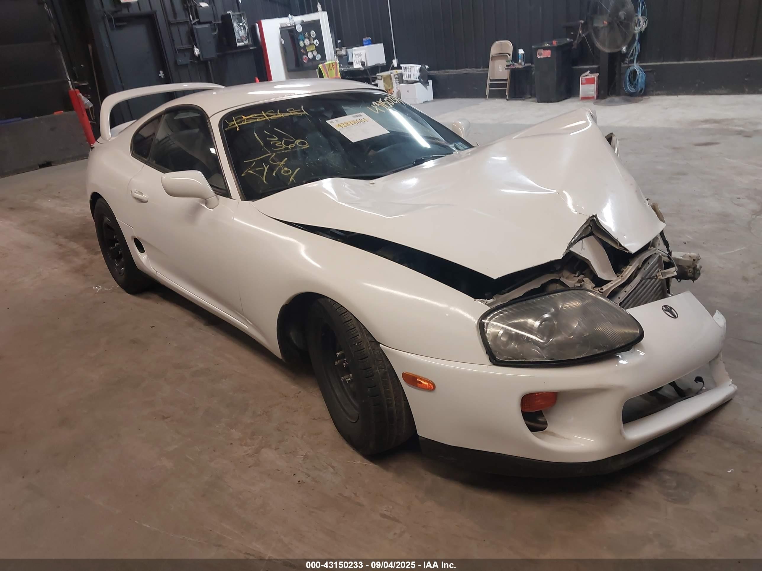 1995 Toyota Supra, VIN JT2JA81J0S0024026 — Front end