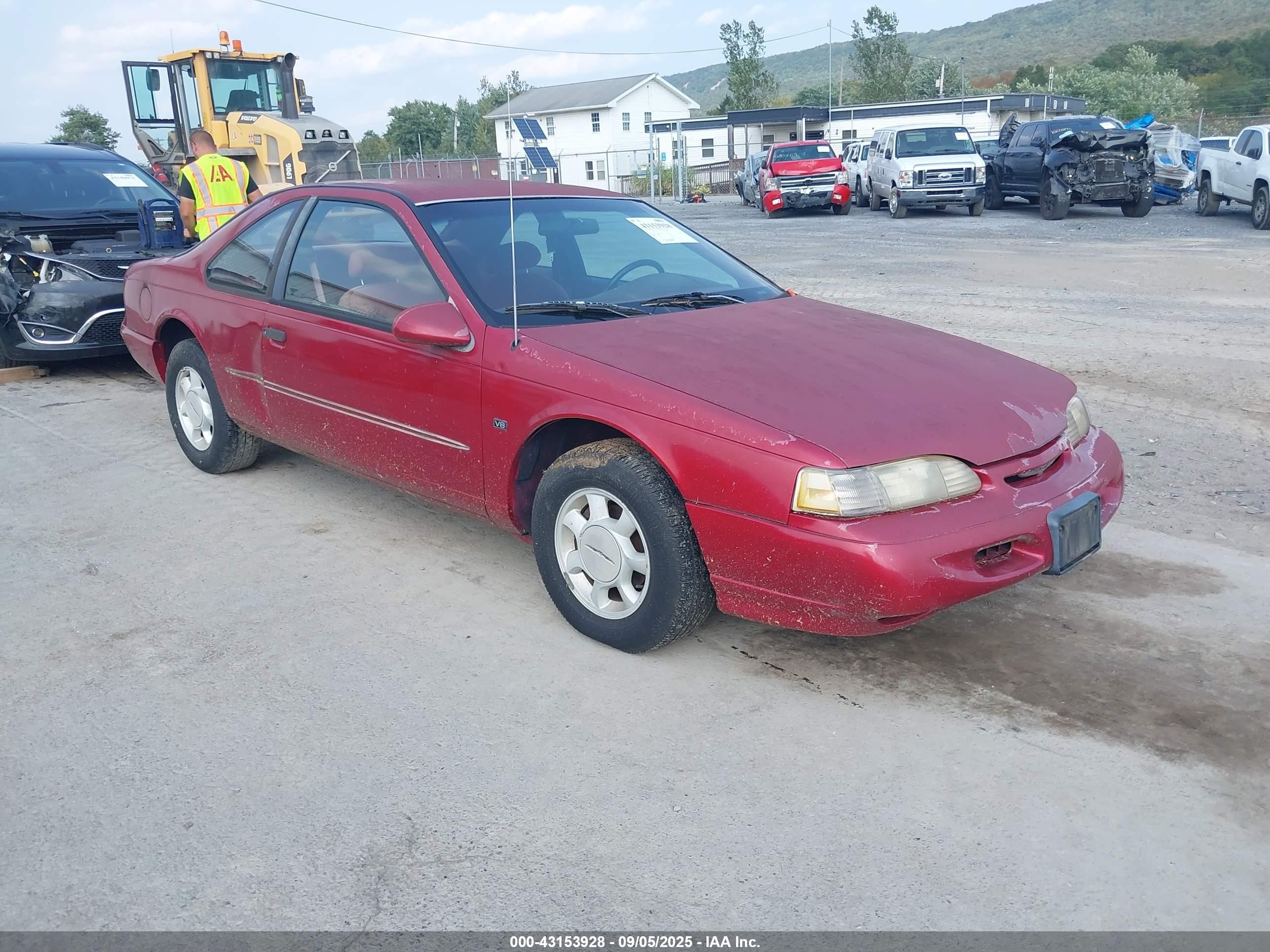 1994 Ford Thunderbird LX, VIN 1FALP62W4RH125875 — Auction photo
