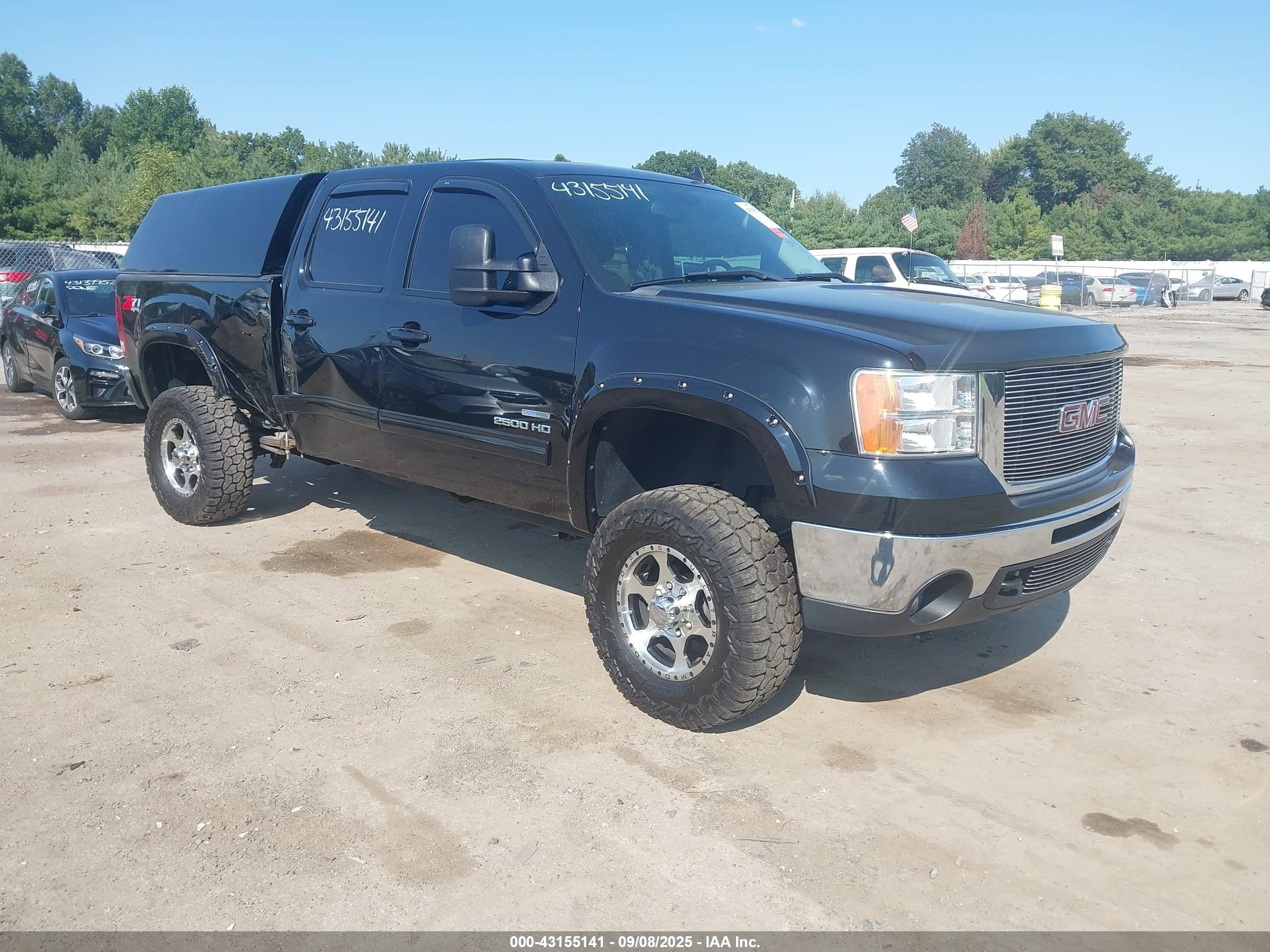 2010 GMC Sierra 2500HD SLT, VIN 1GT4K1B61AF103056 — Side