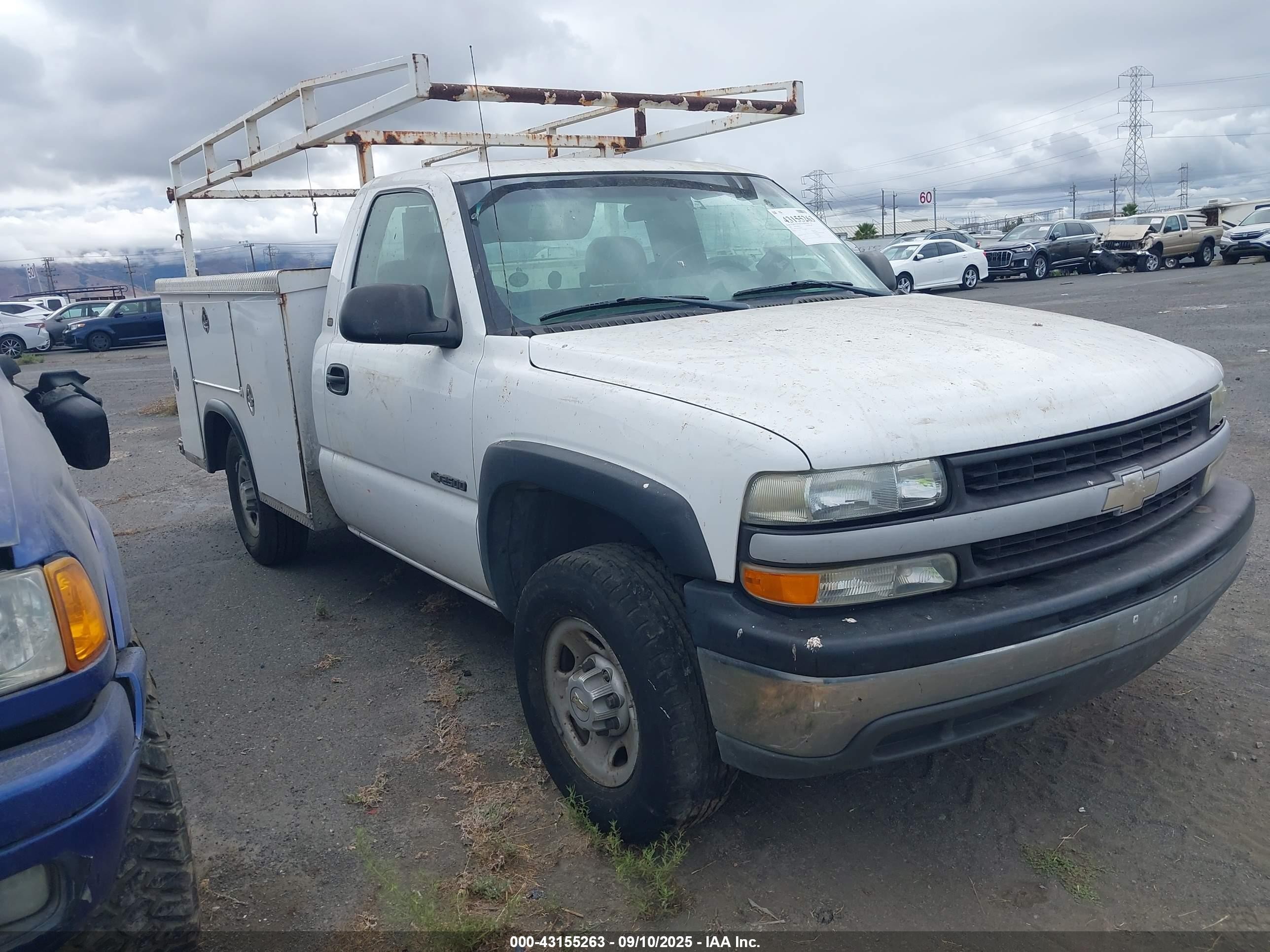 2002 Chevrolet Silverado 2500, VIN 1GBGC24UX2Z284013 — Normal wear