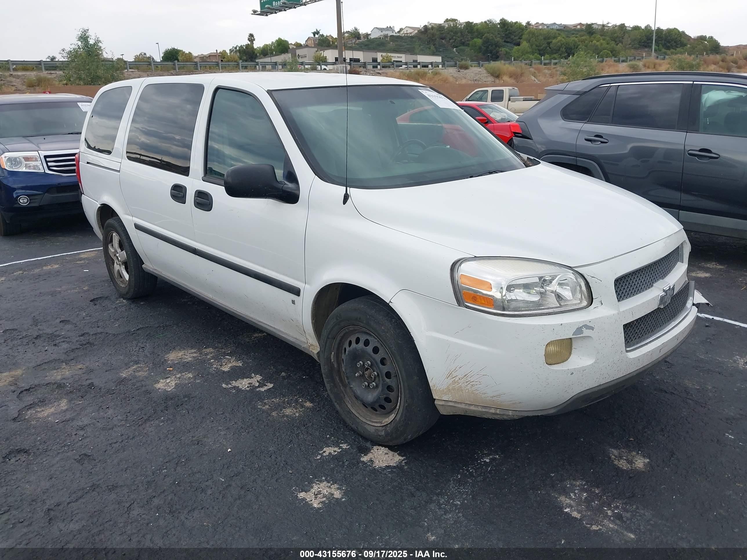 2007 Chevrolet Uplander LS Fleet, VIN 1GBDV13W37D217106 — Front end